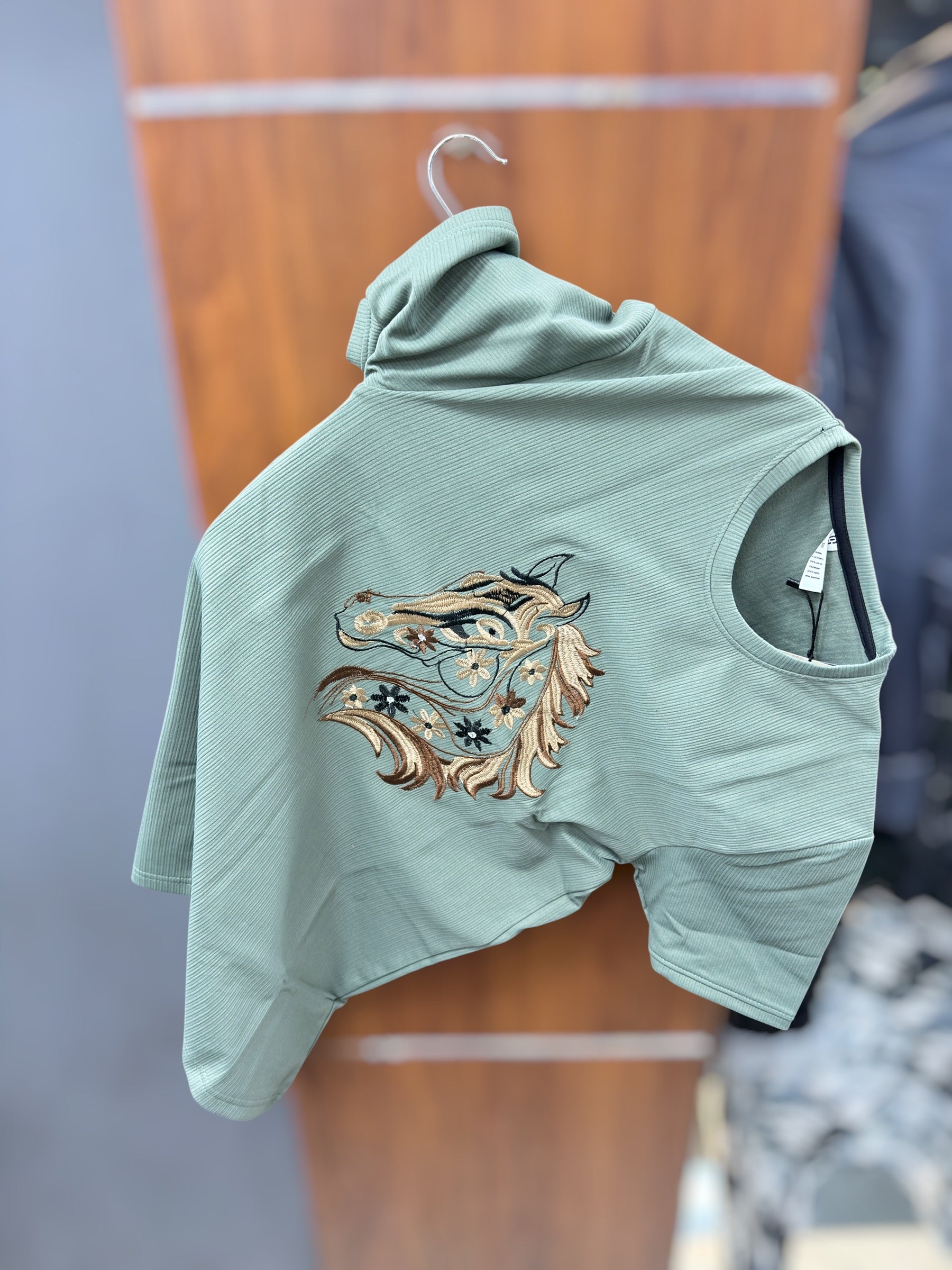 Embroidery T-shirt