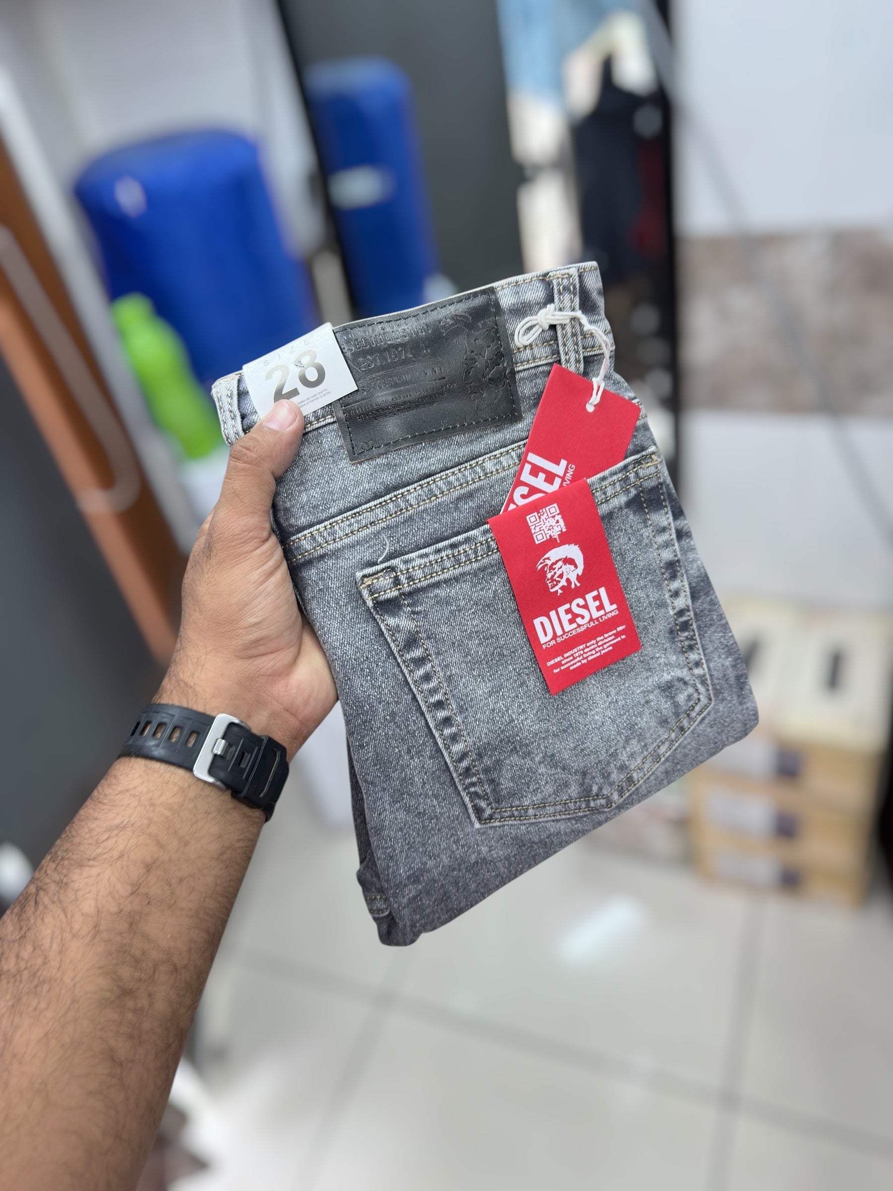 Damage jeans