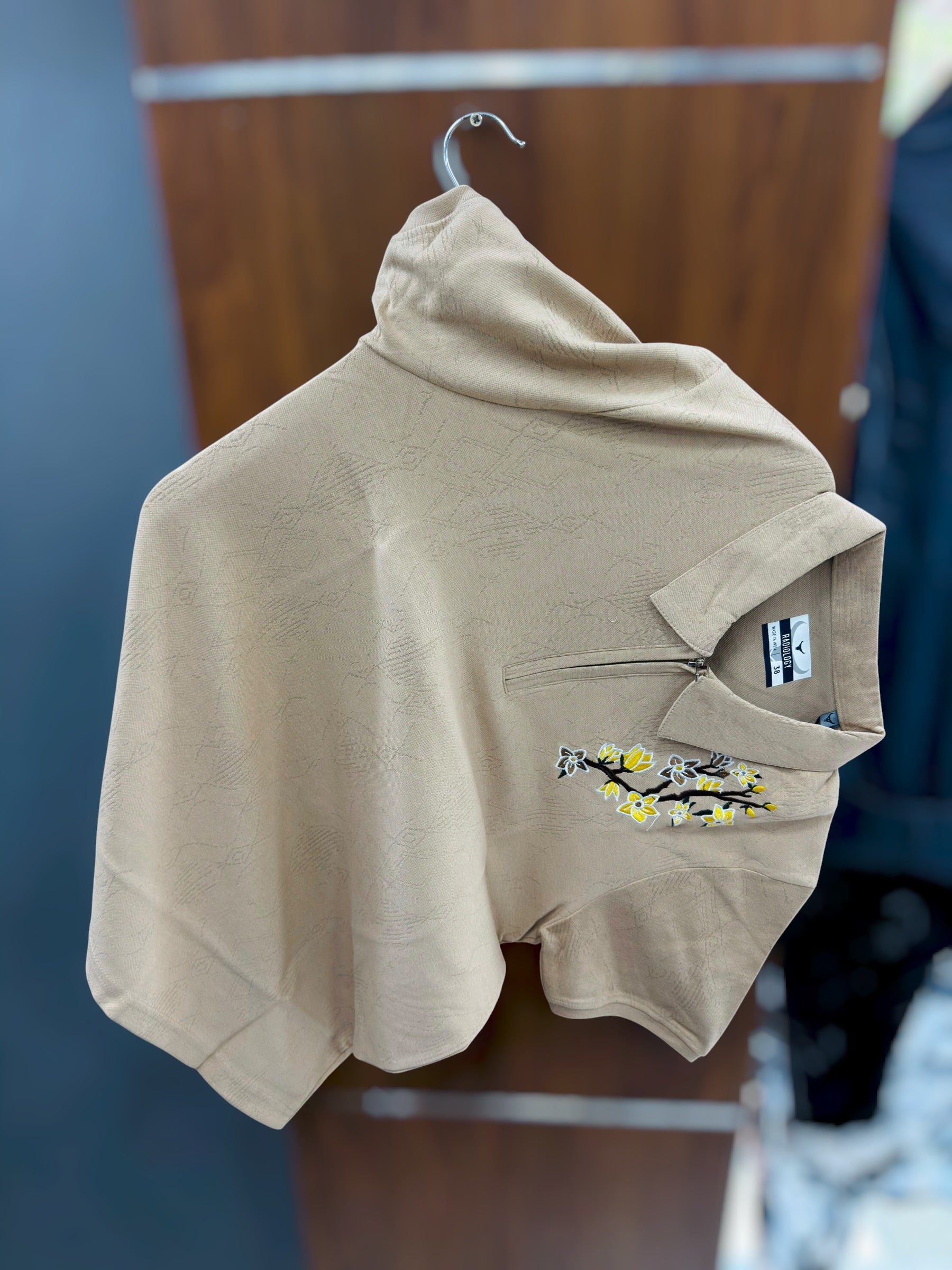 Half sleeve caller T-shirt embroidery