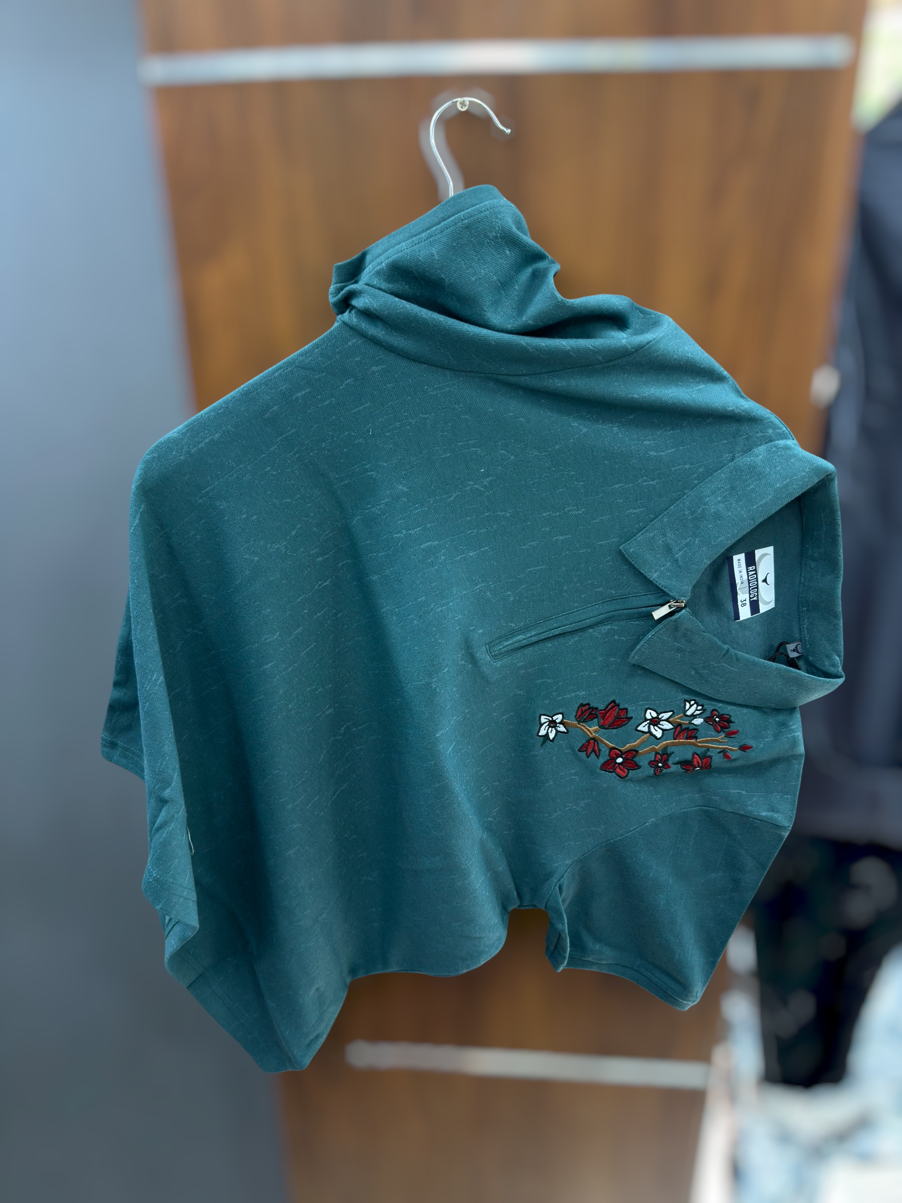 Half sleeve caller T-shirt embroidery
