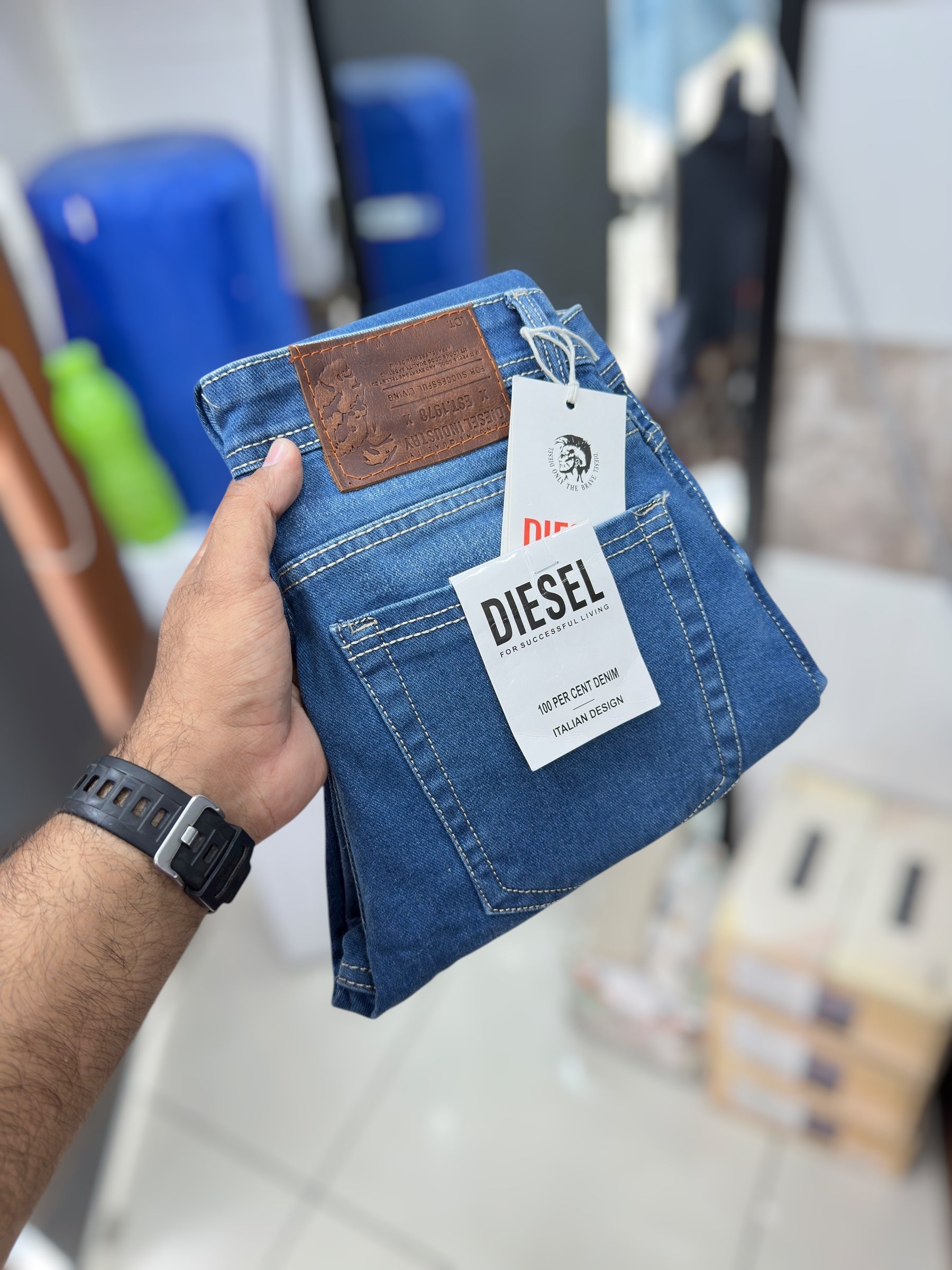 Damage jeans