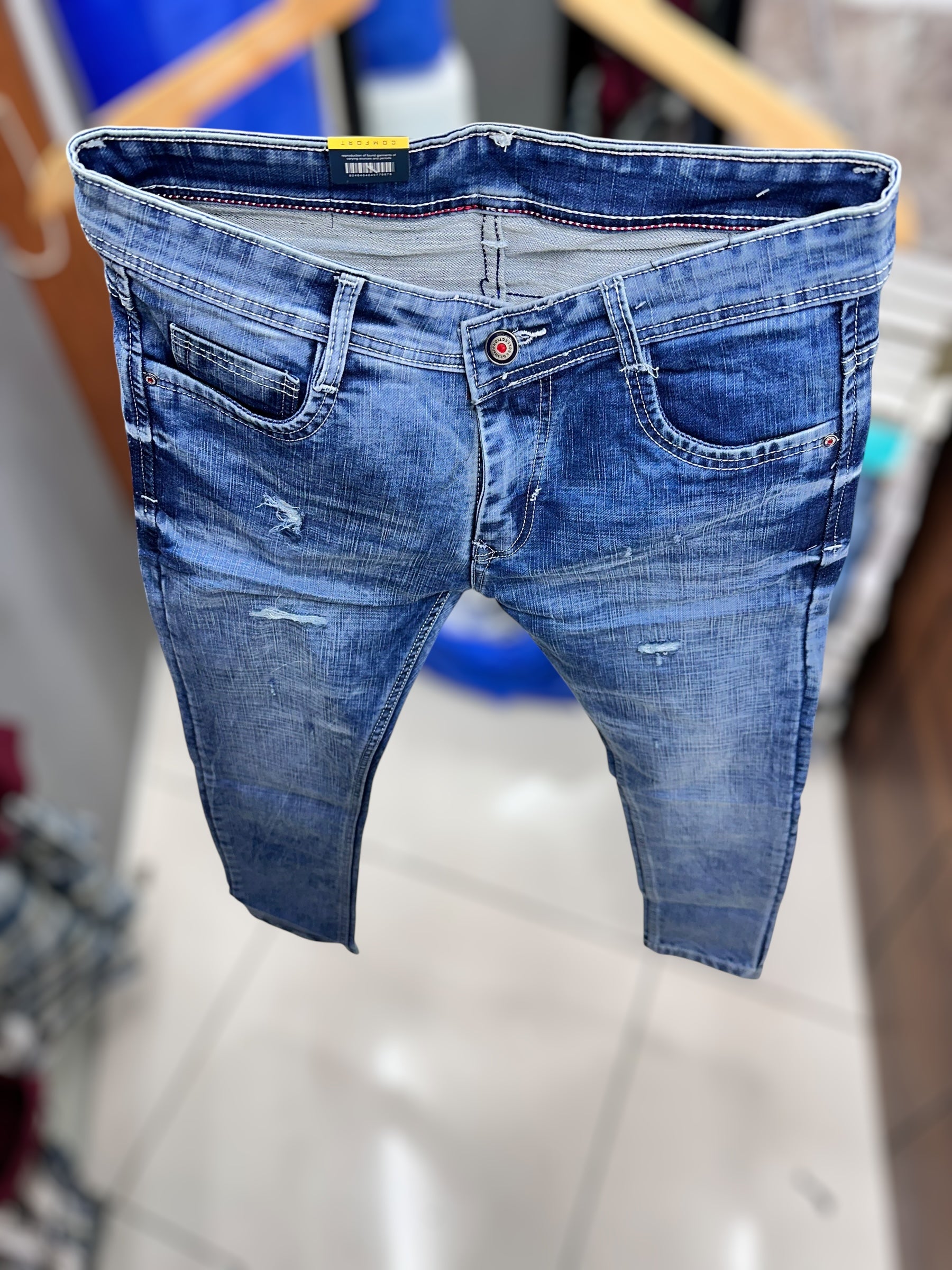 Damage jeans