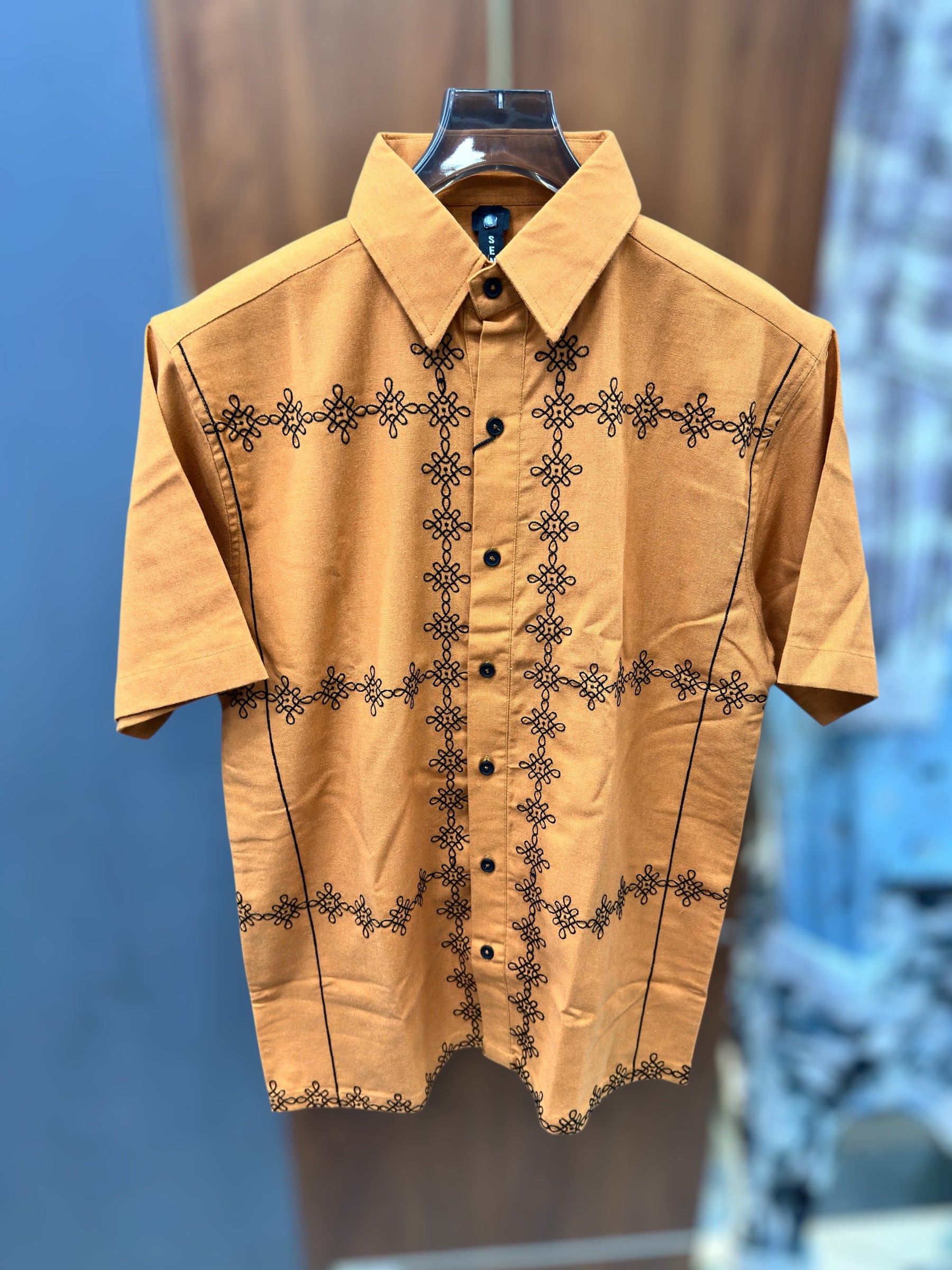 Half sleeve embroidery shirt
