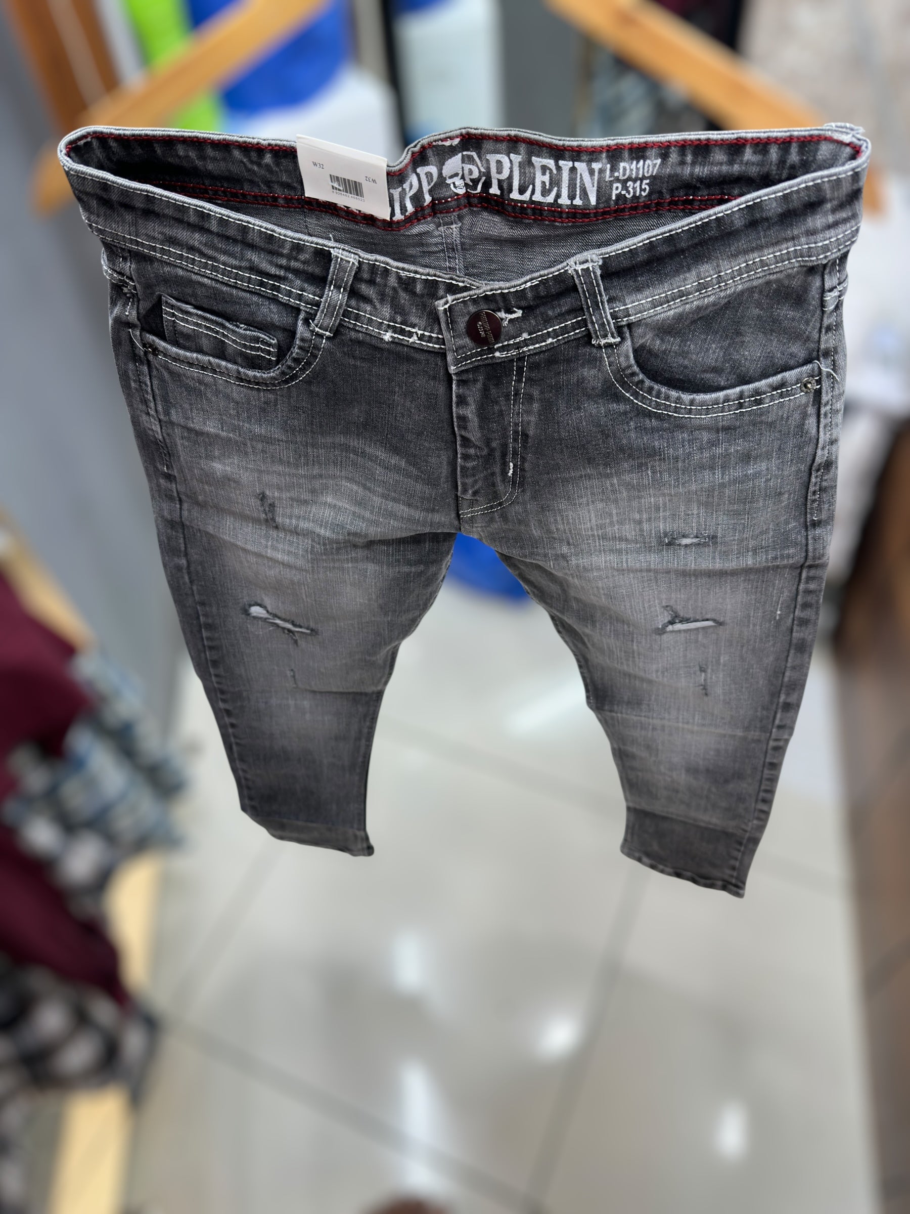 Damage jeans