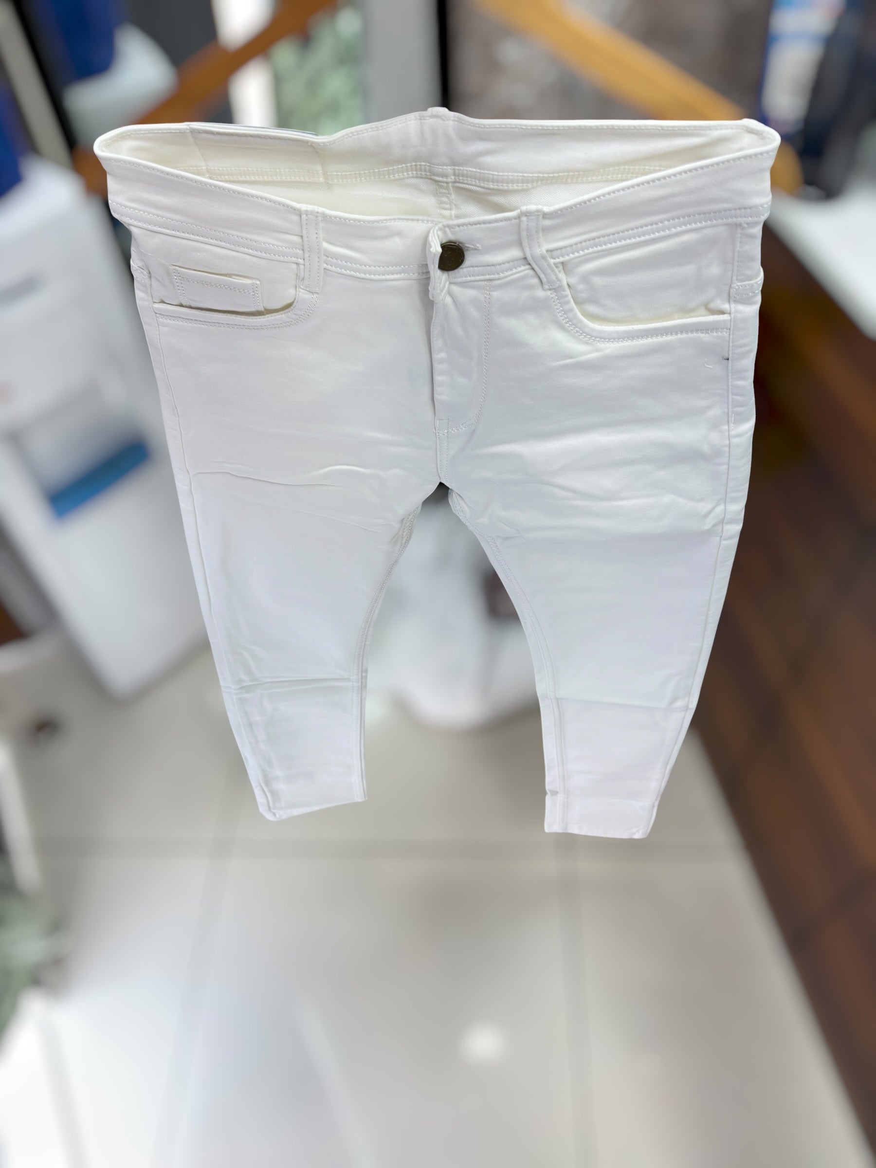 WHITE DENIM JEANS