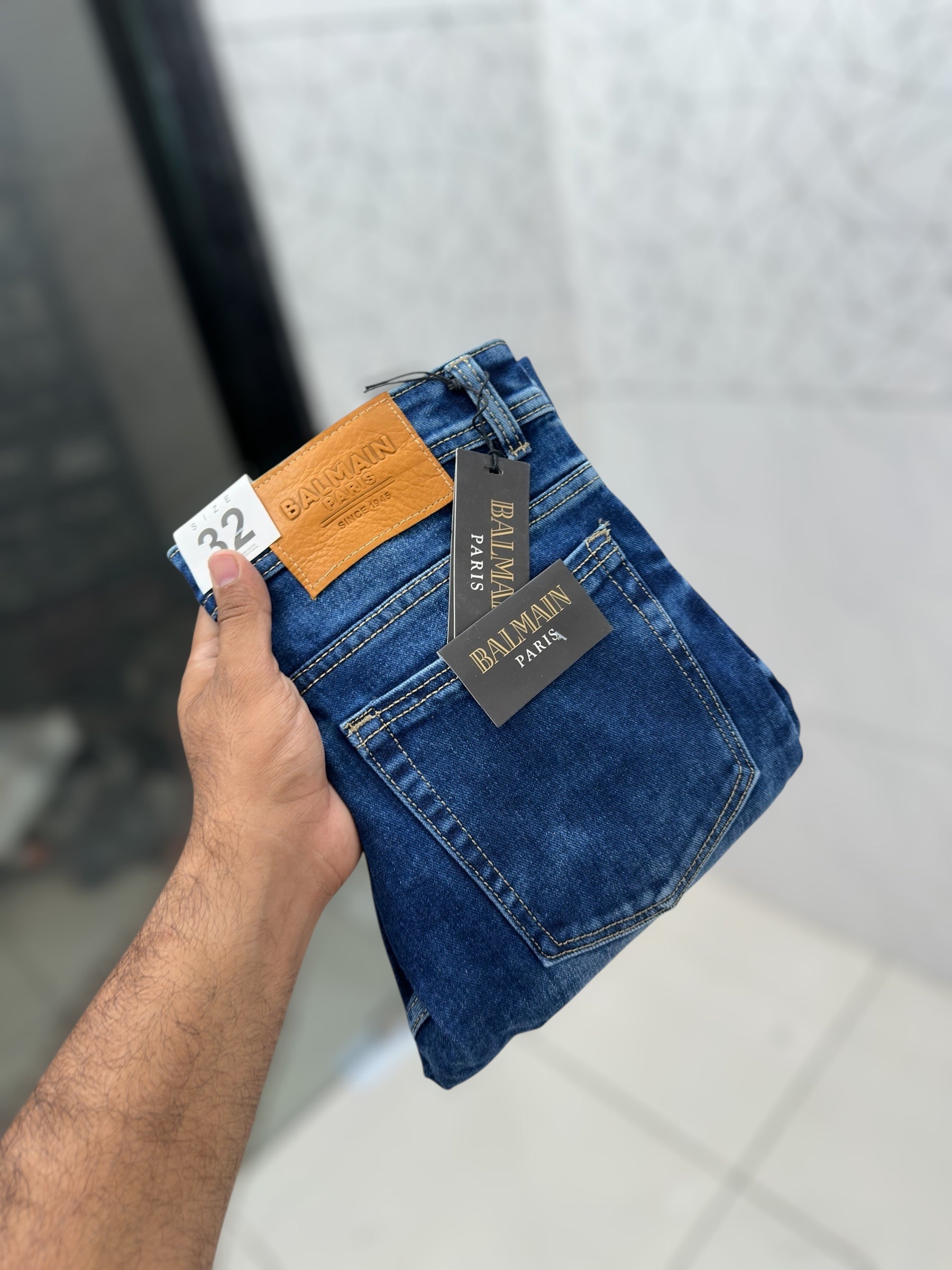 Damage jeans