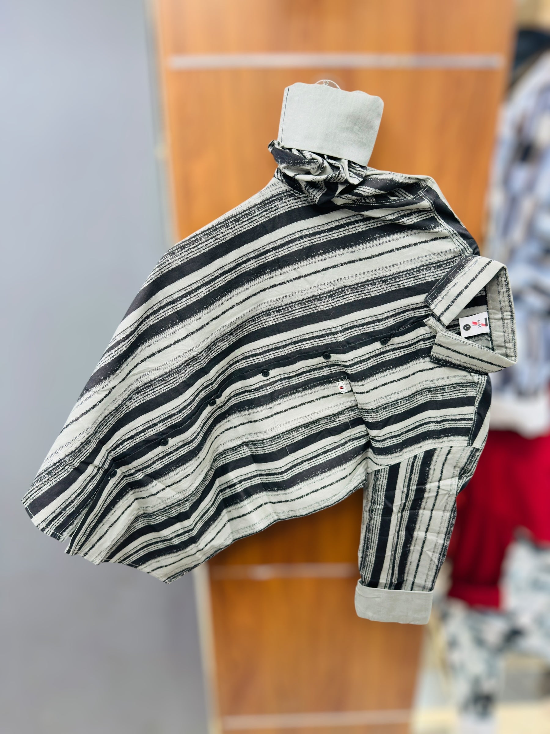 Line shirt