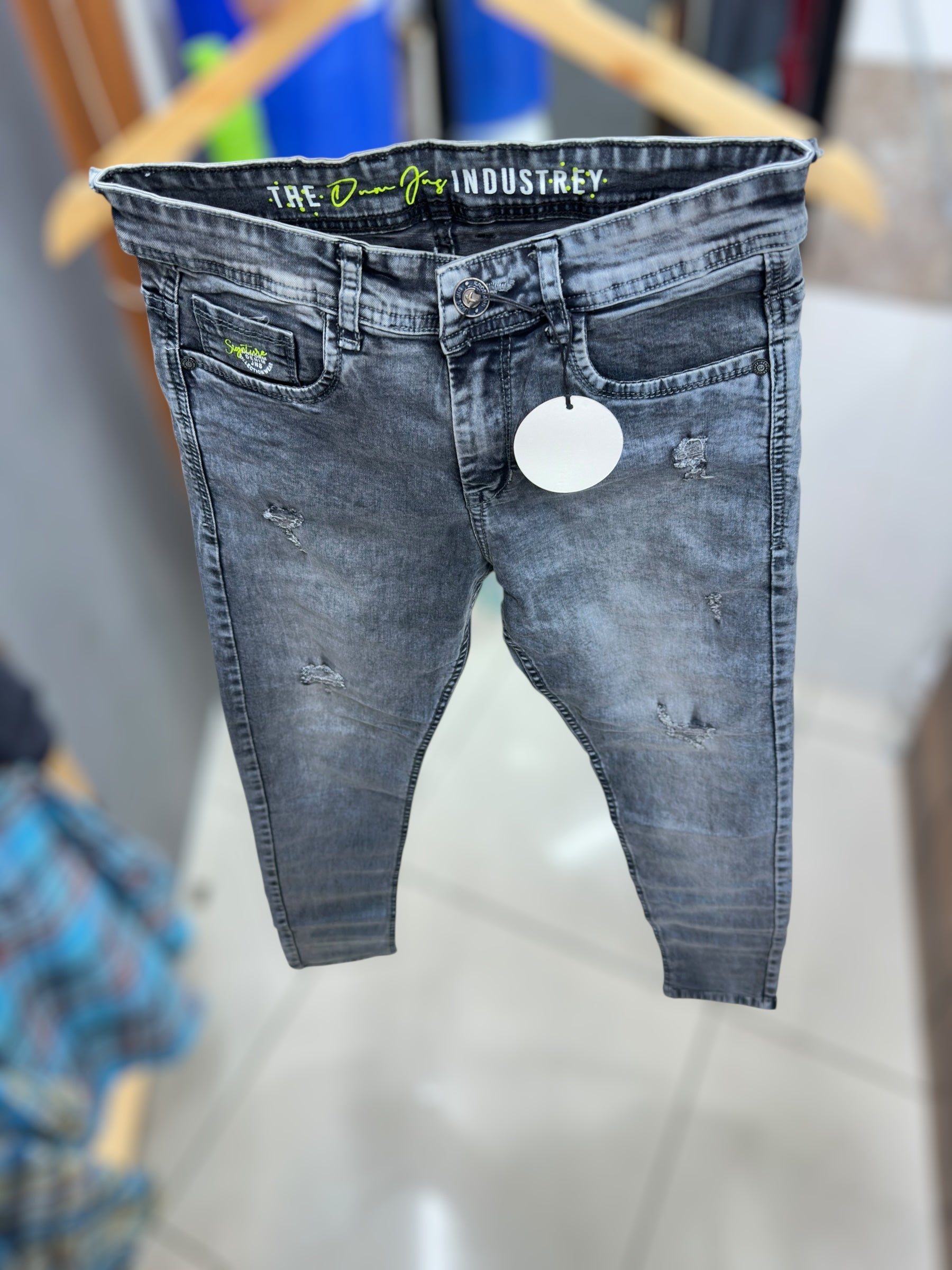 Damage Jeans