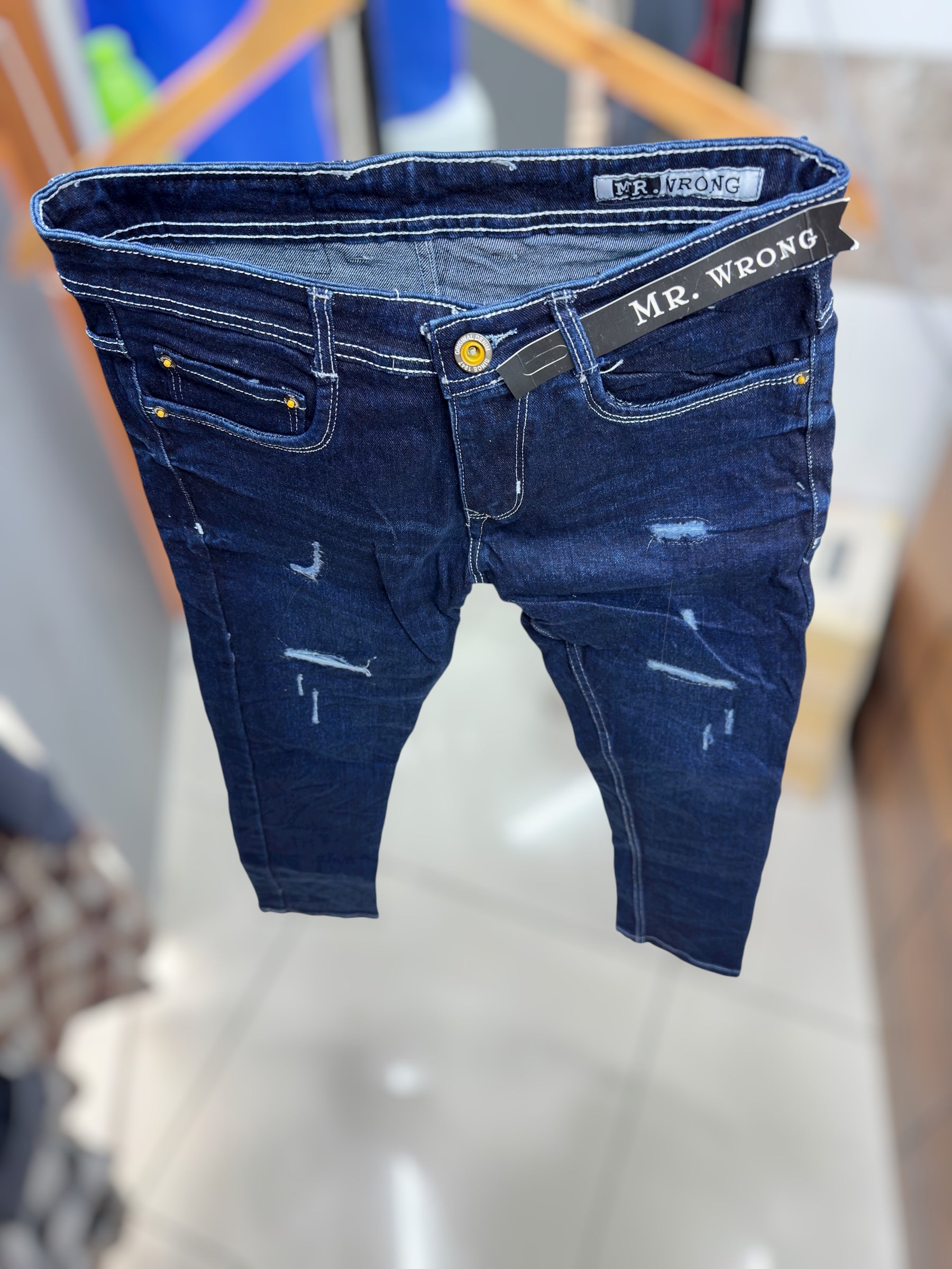 Damage jeans
