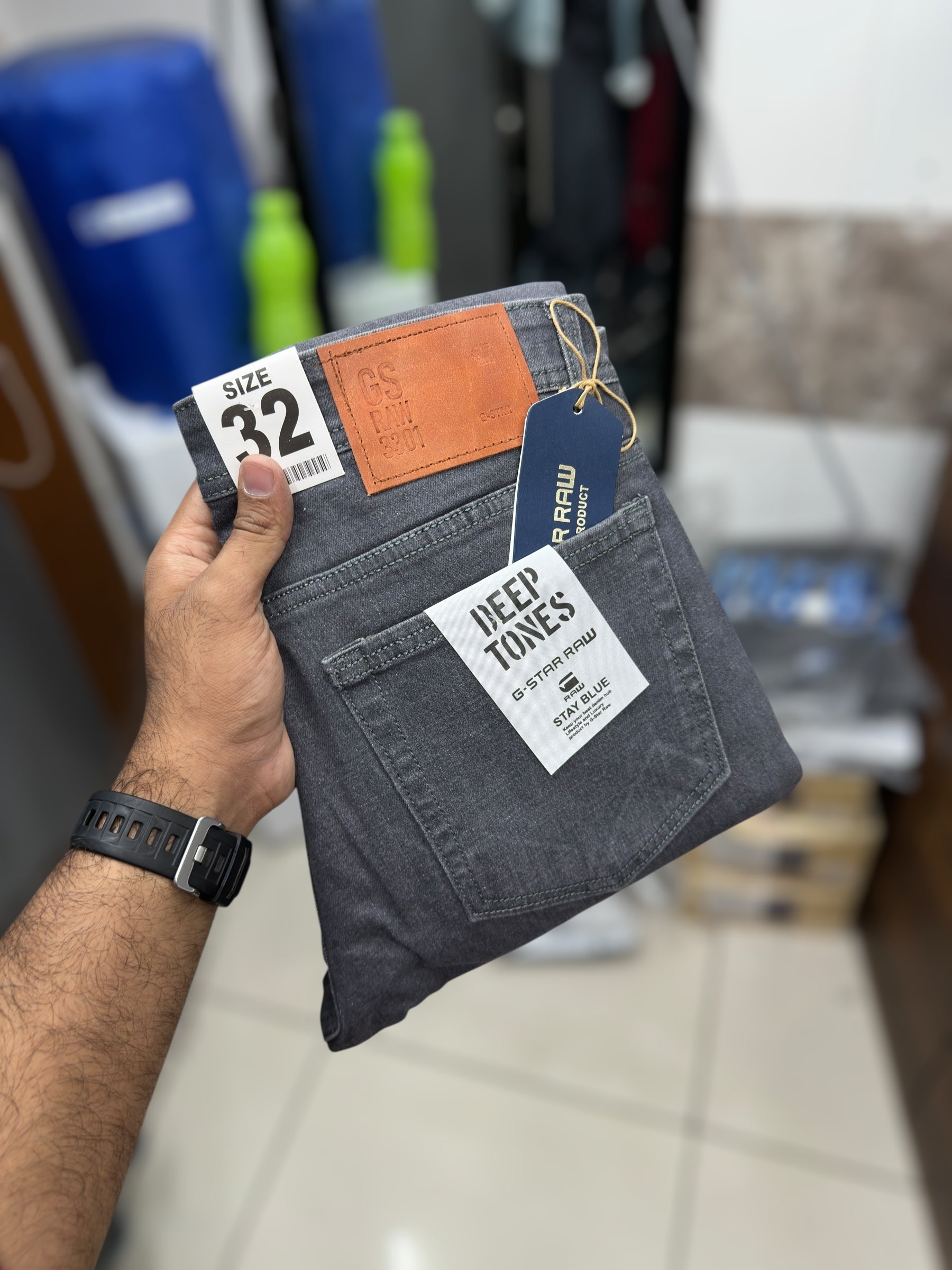 Damage jeans