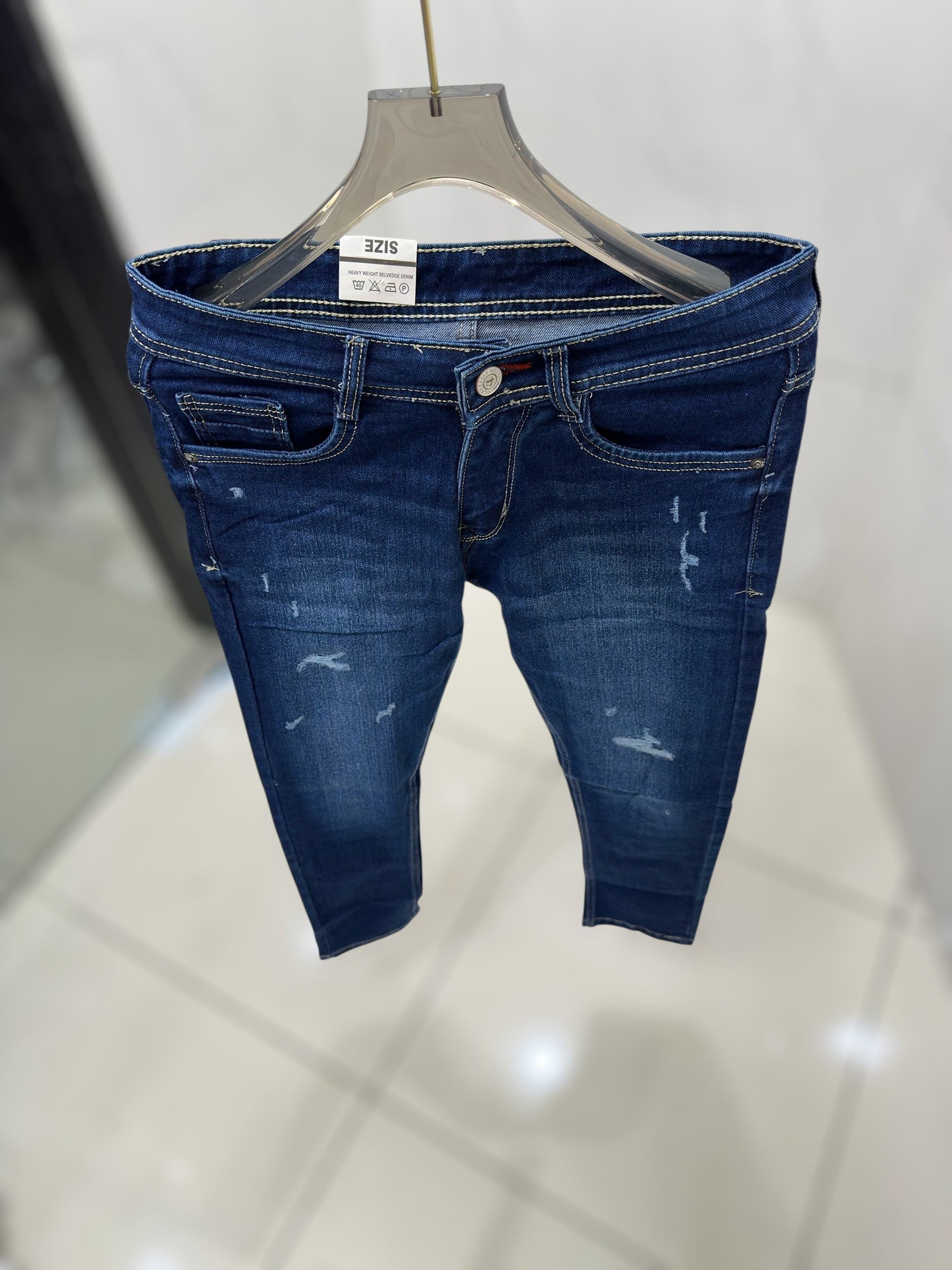 Damage jeans