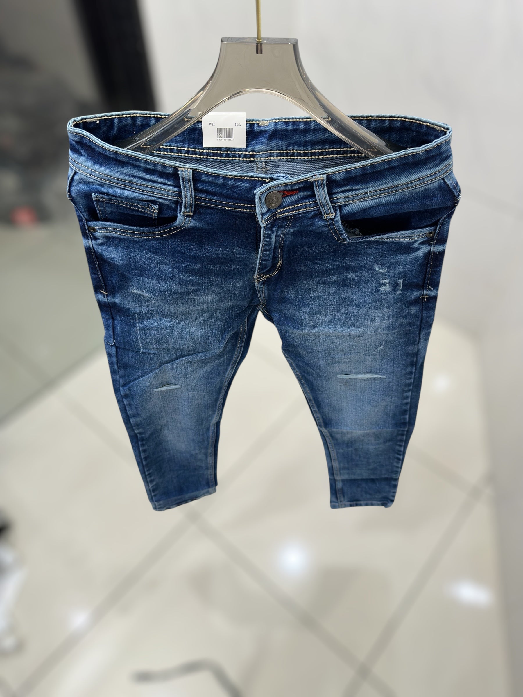 Damage jeans