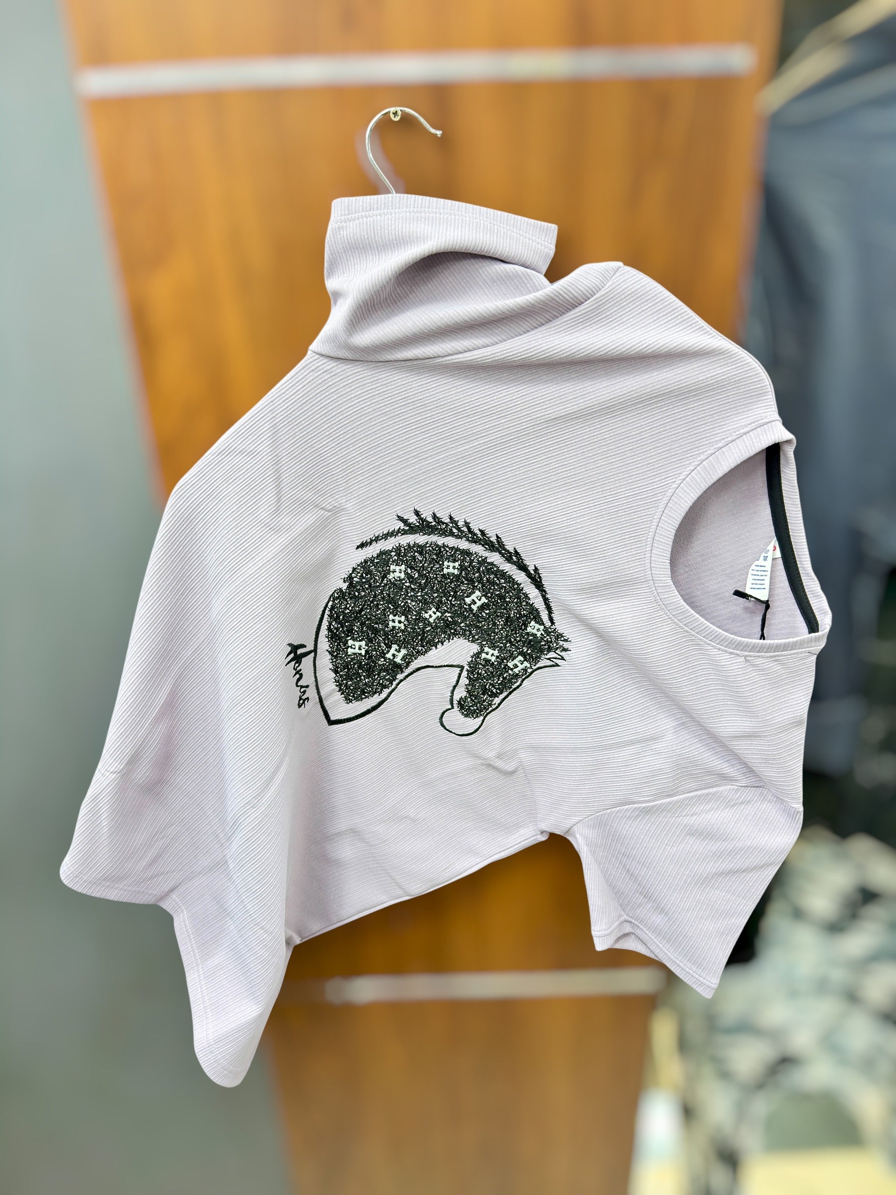 Embroidery T-shirt