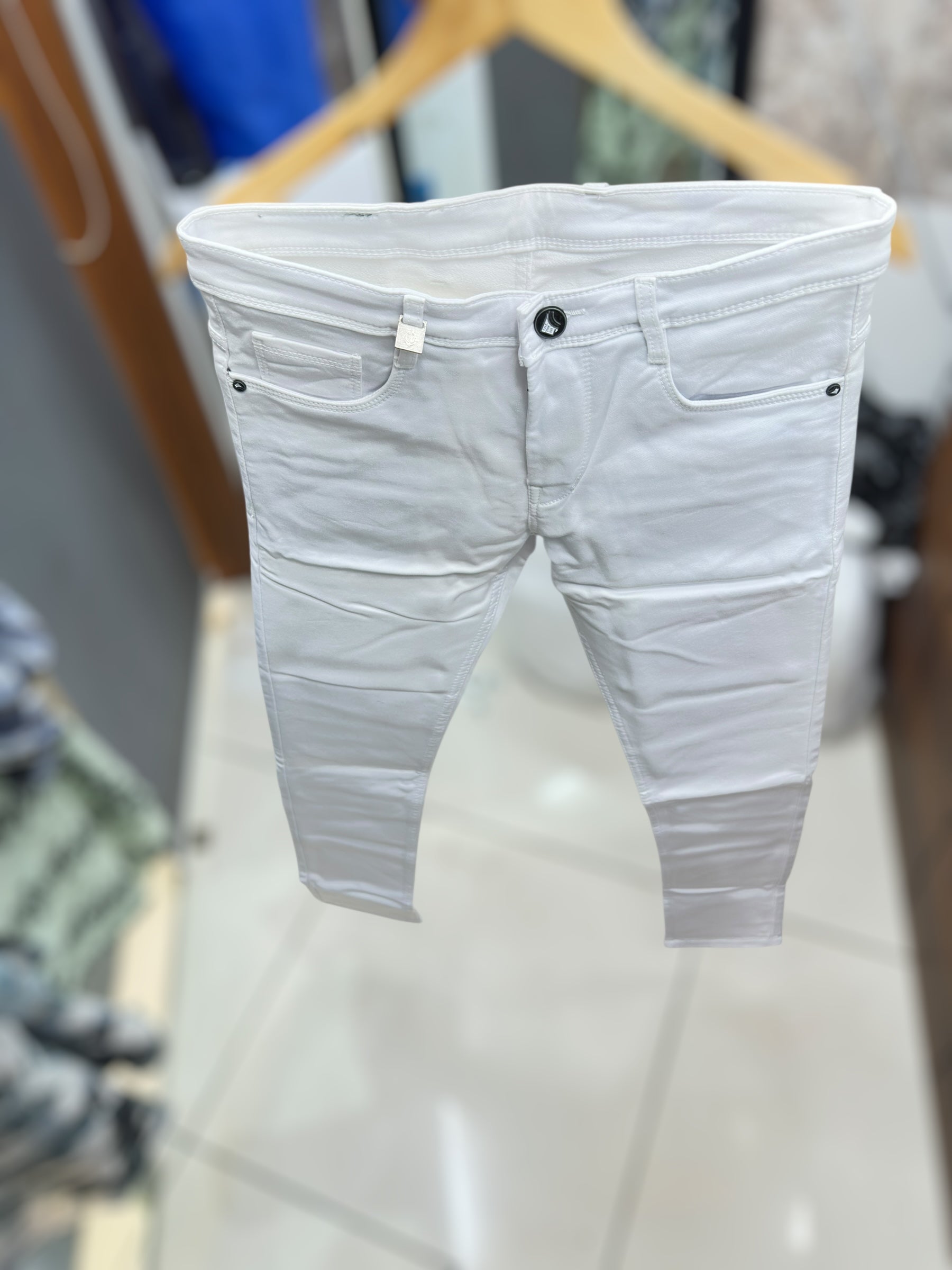 WHITE DENIM JEANS