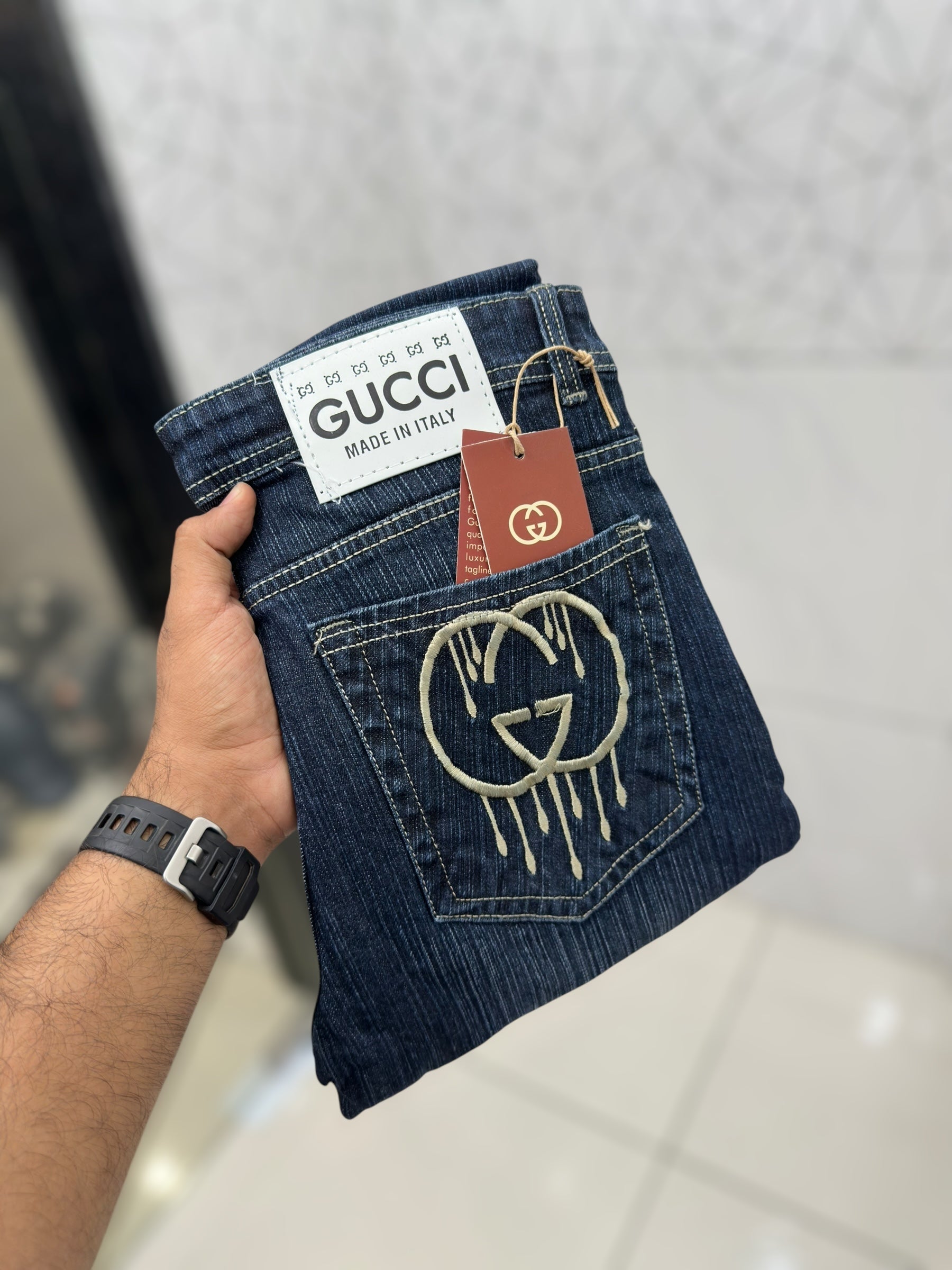 Damage jeans