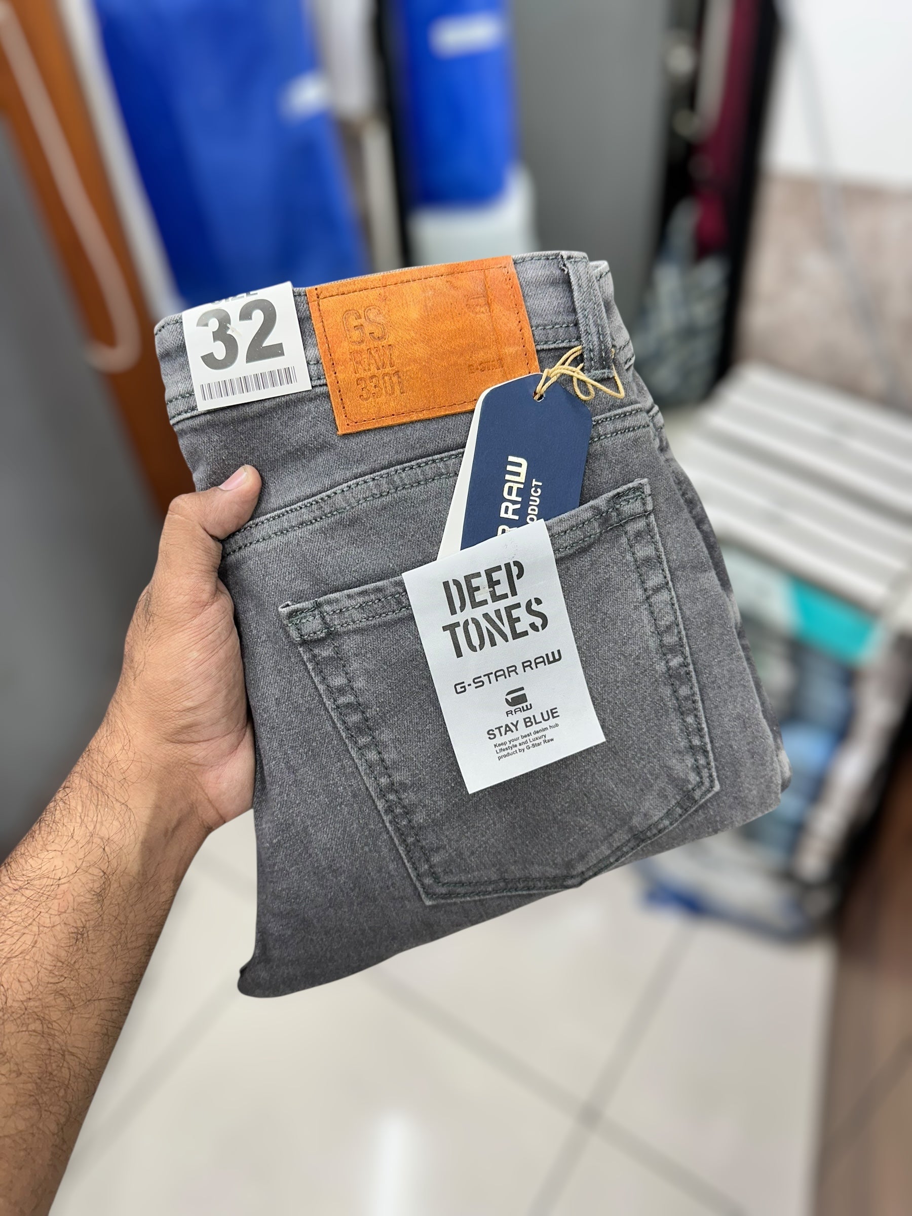 Damage jeans
