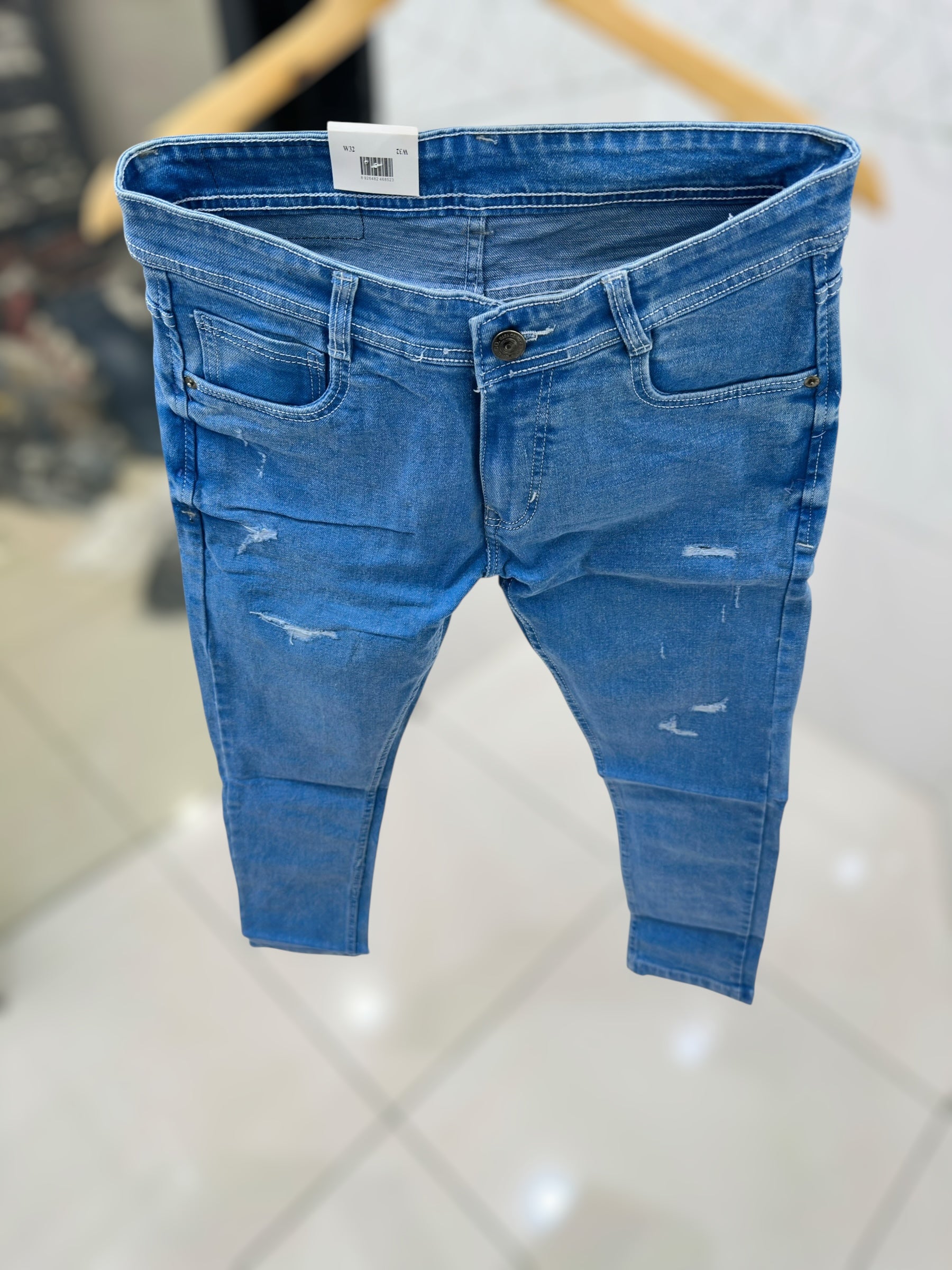 Damage jeans