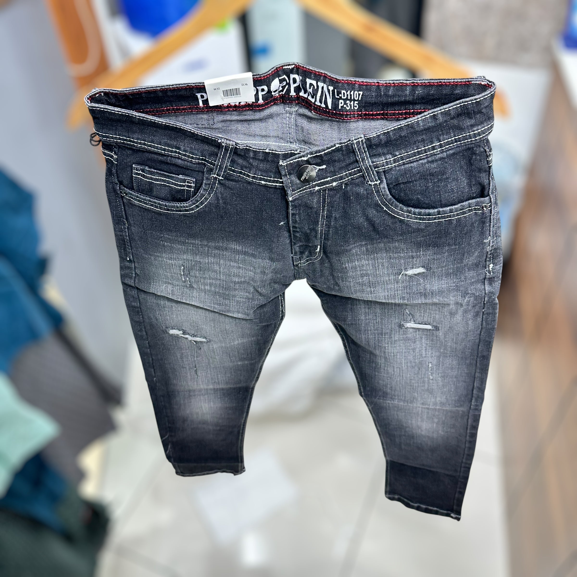 Damage jeans