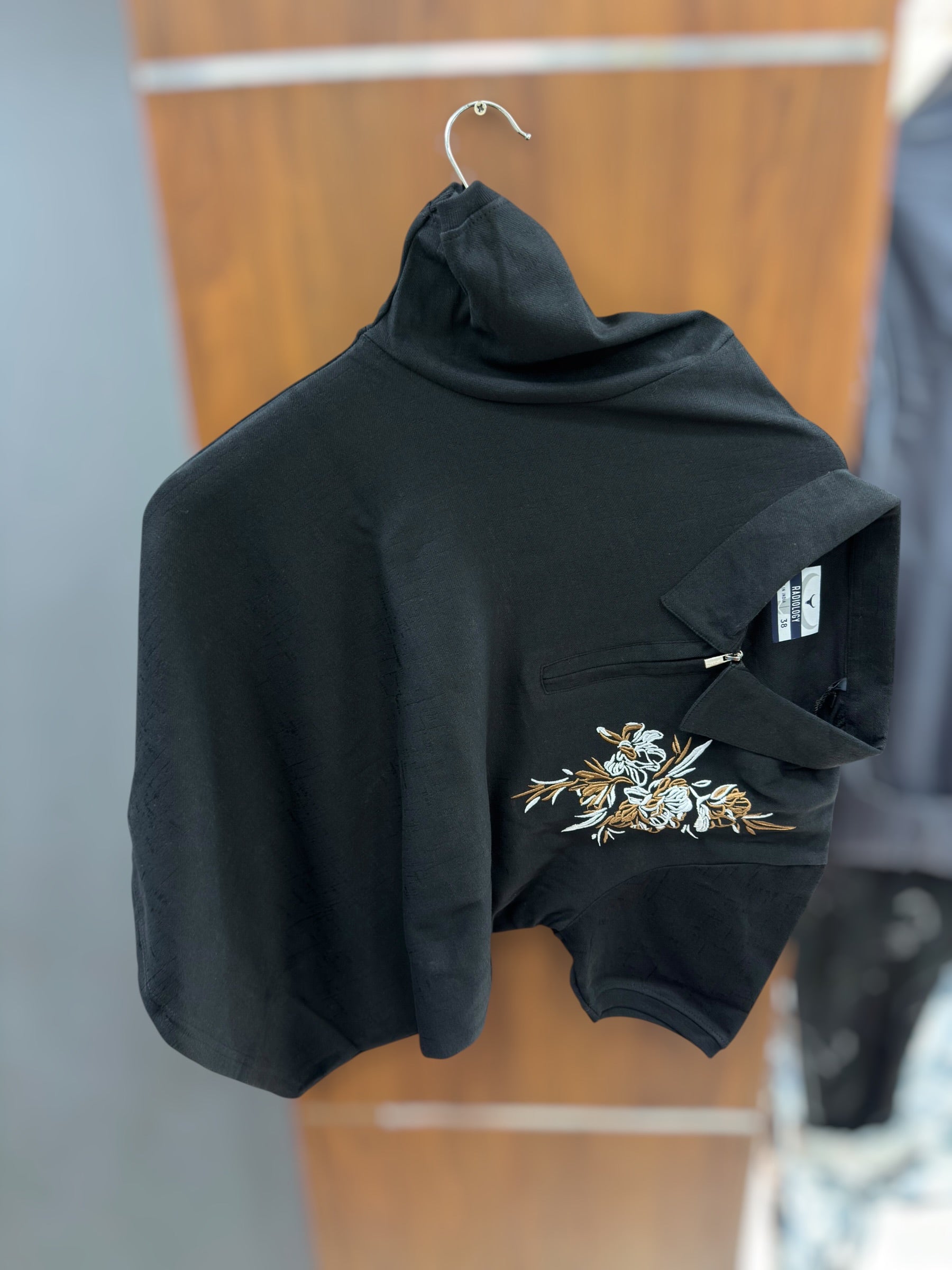Half sleeve caller T-shirt embroidery