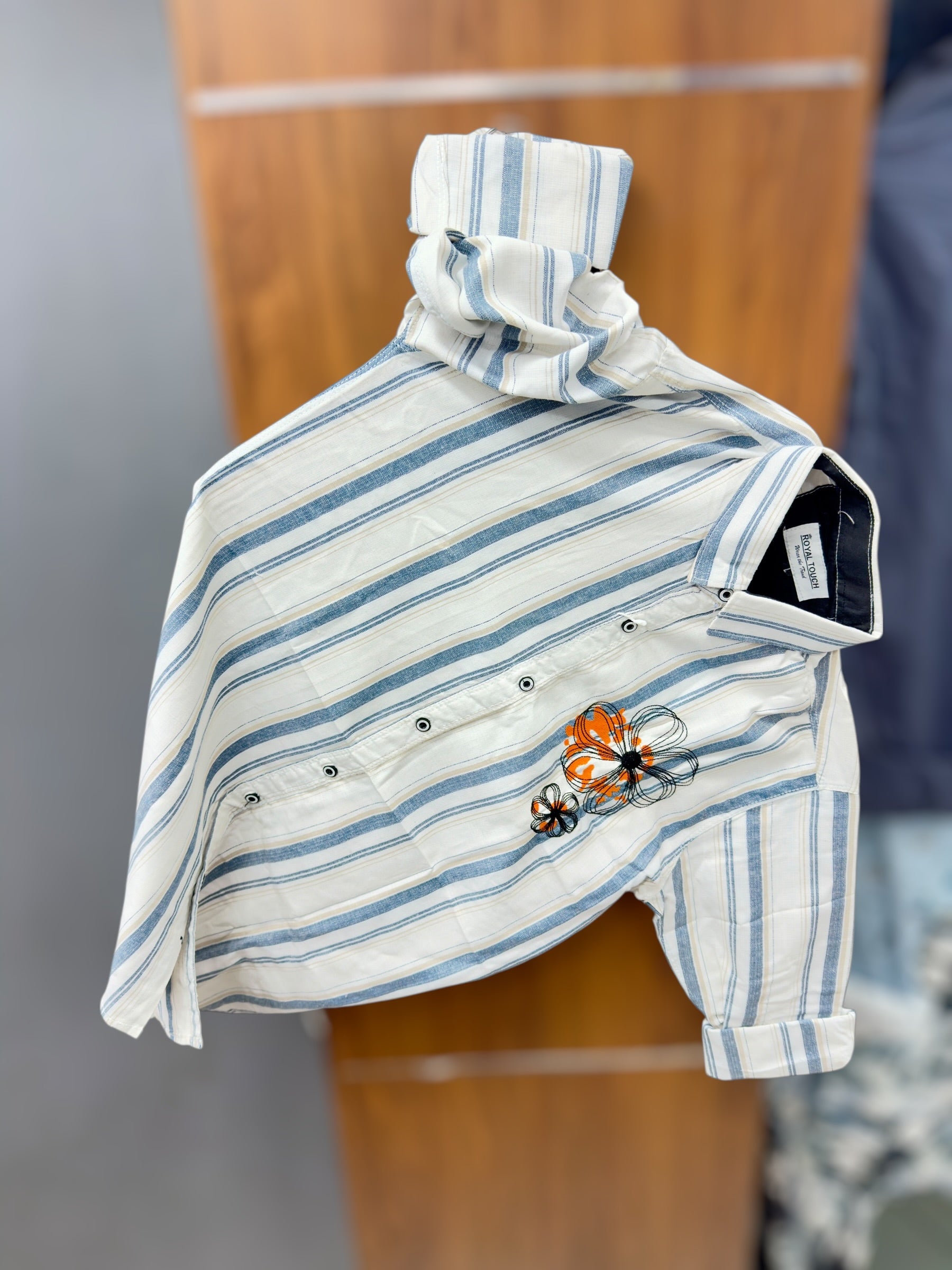 Line shirt