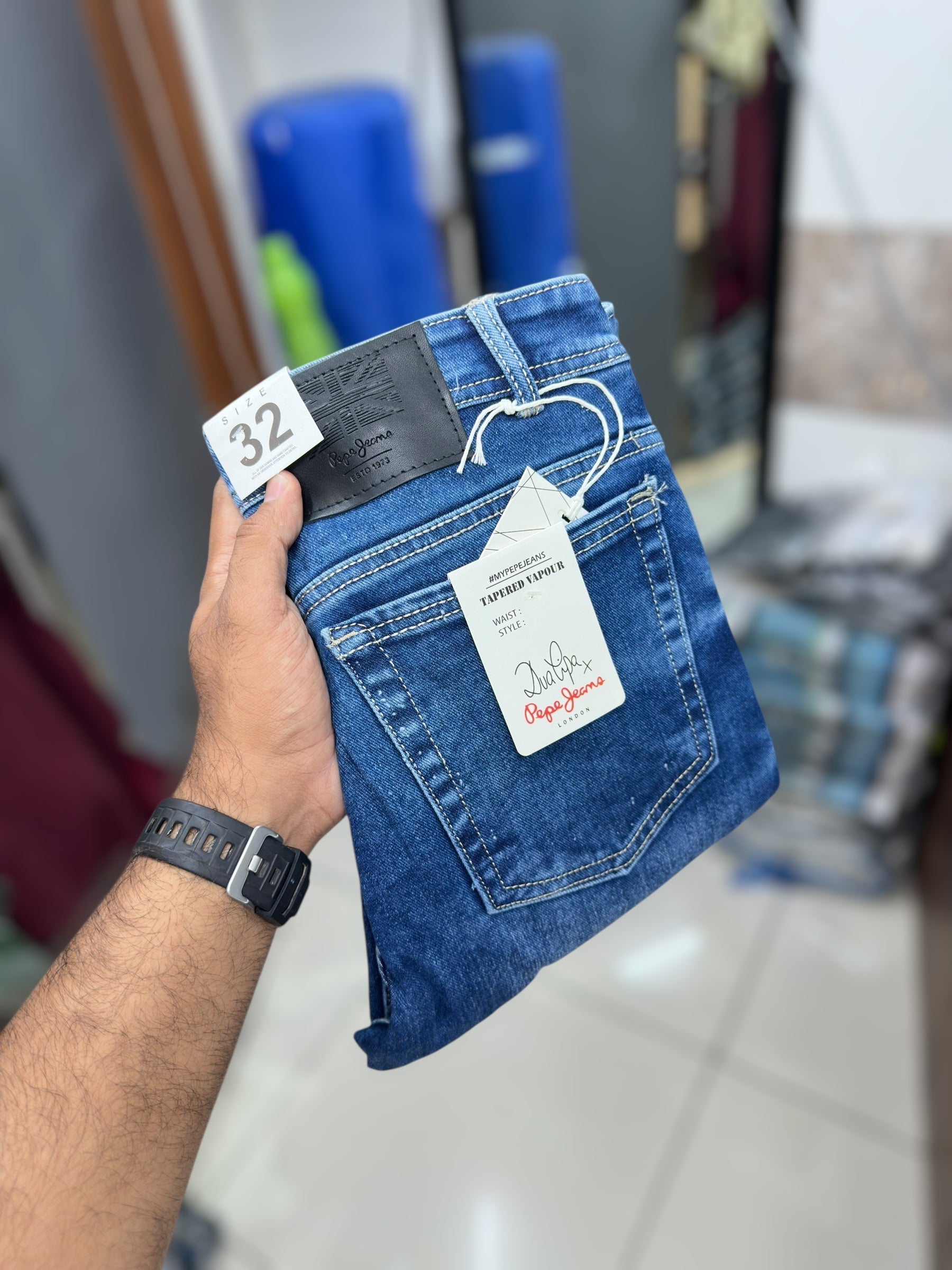 Damage jeans