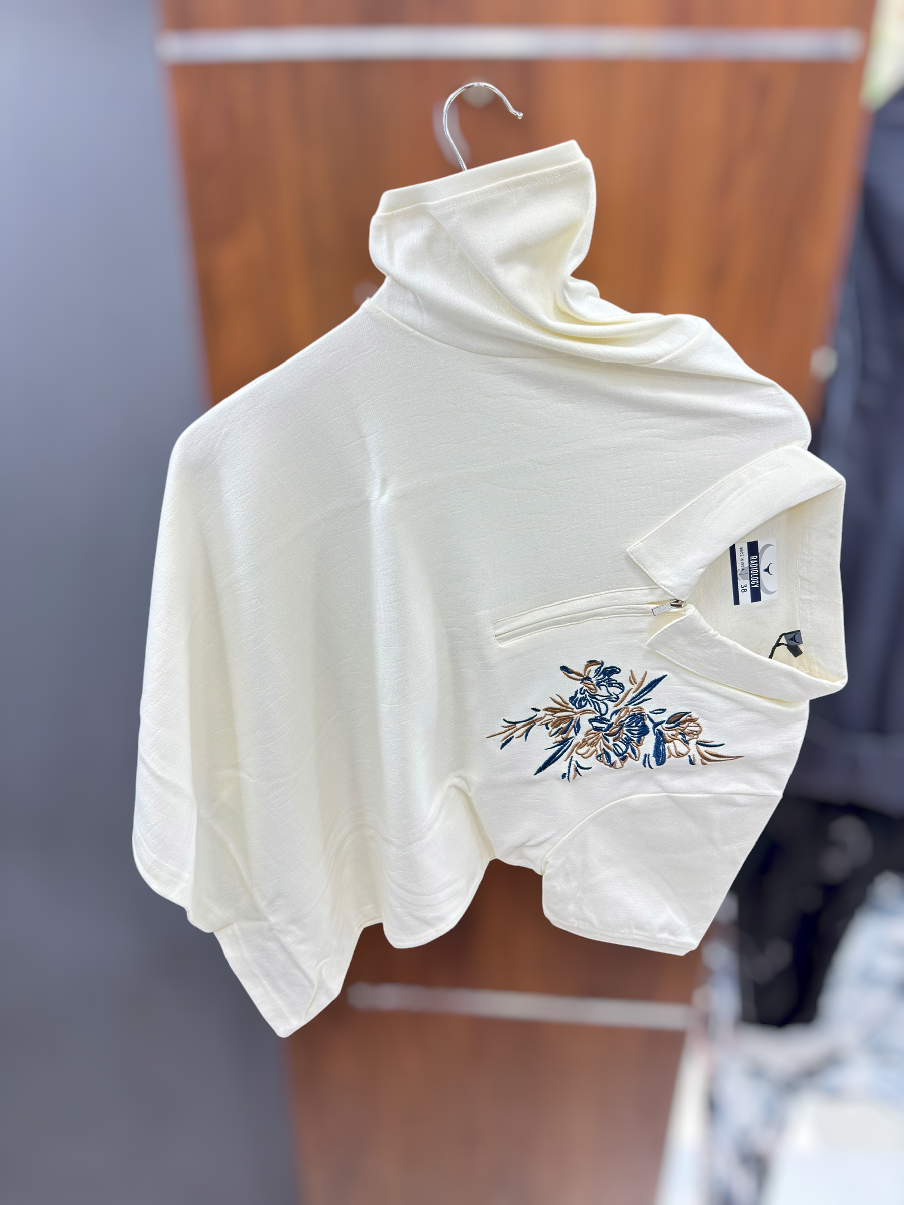 Half sleeve caller T-shirt embroidery