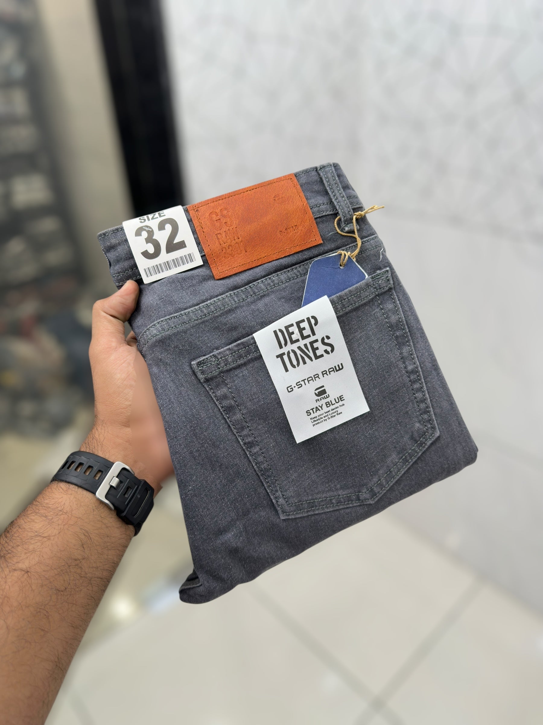 Damage jeans