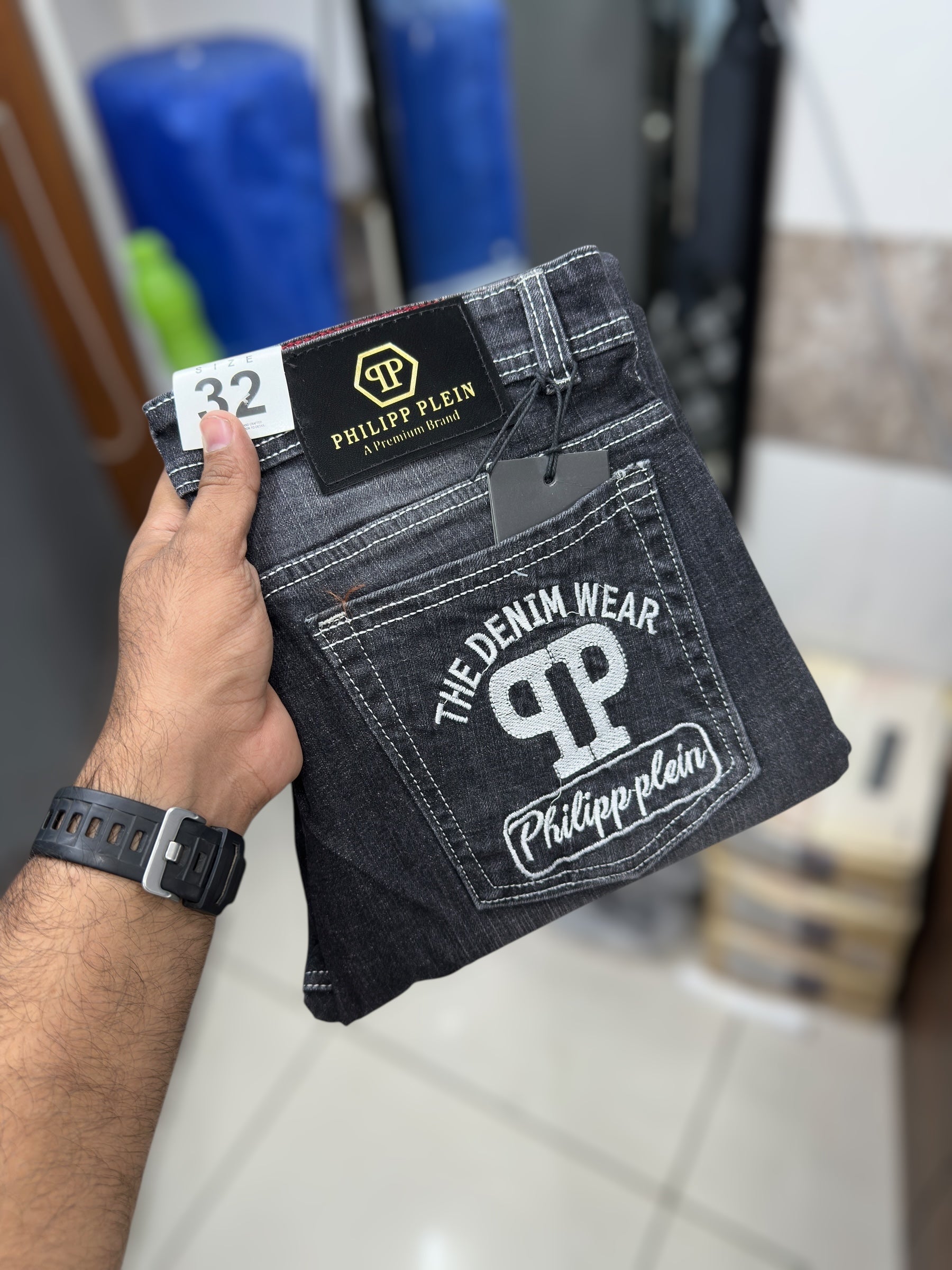 Damage jeans