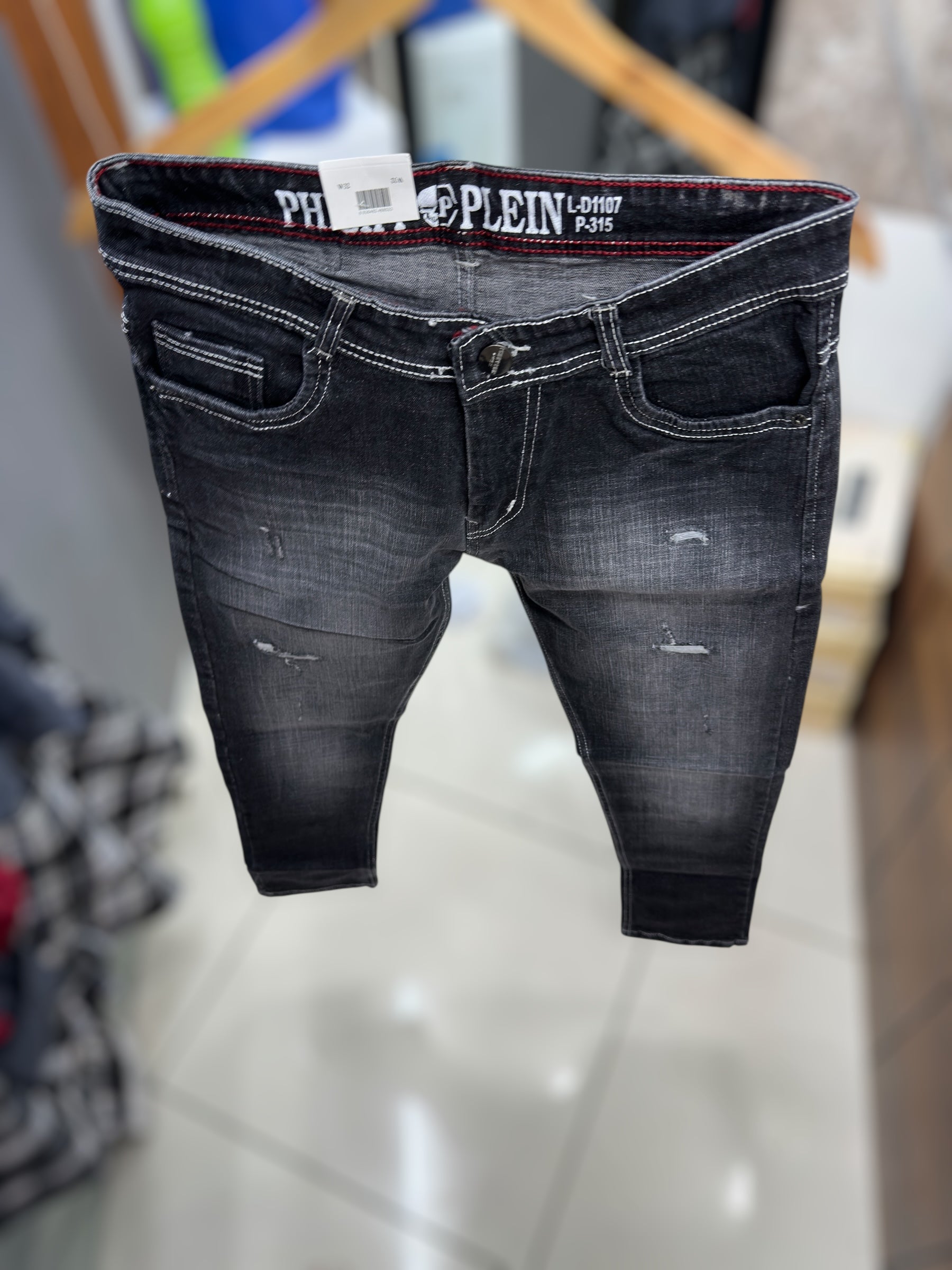 Damage jeans