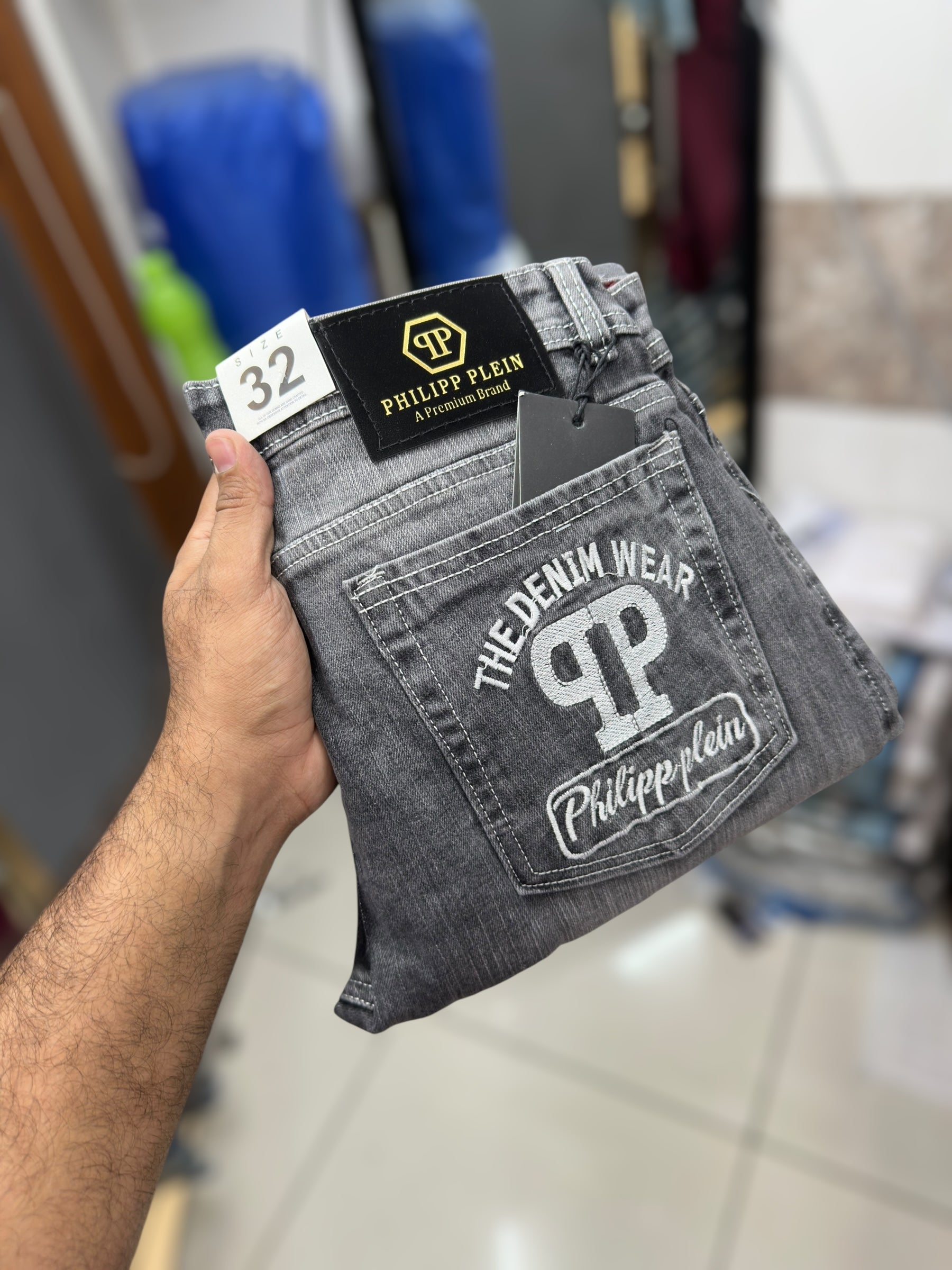 Damage jeans