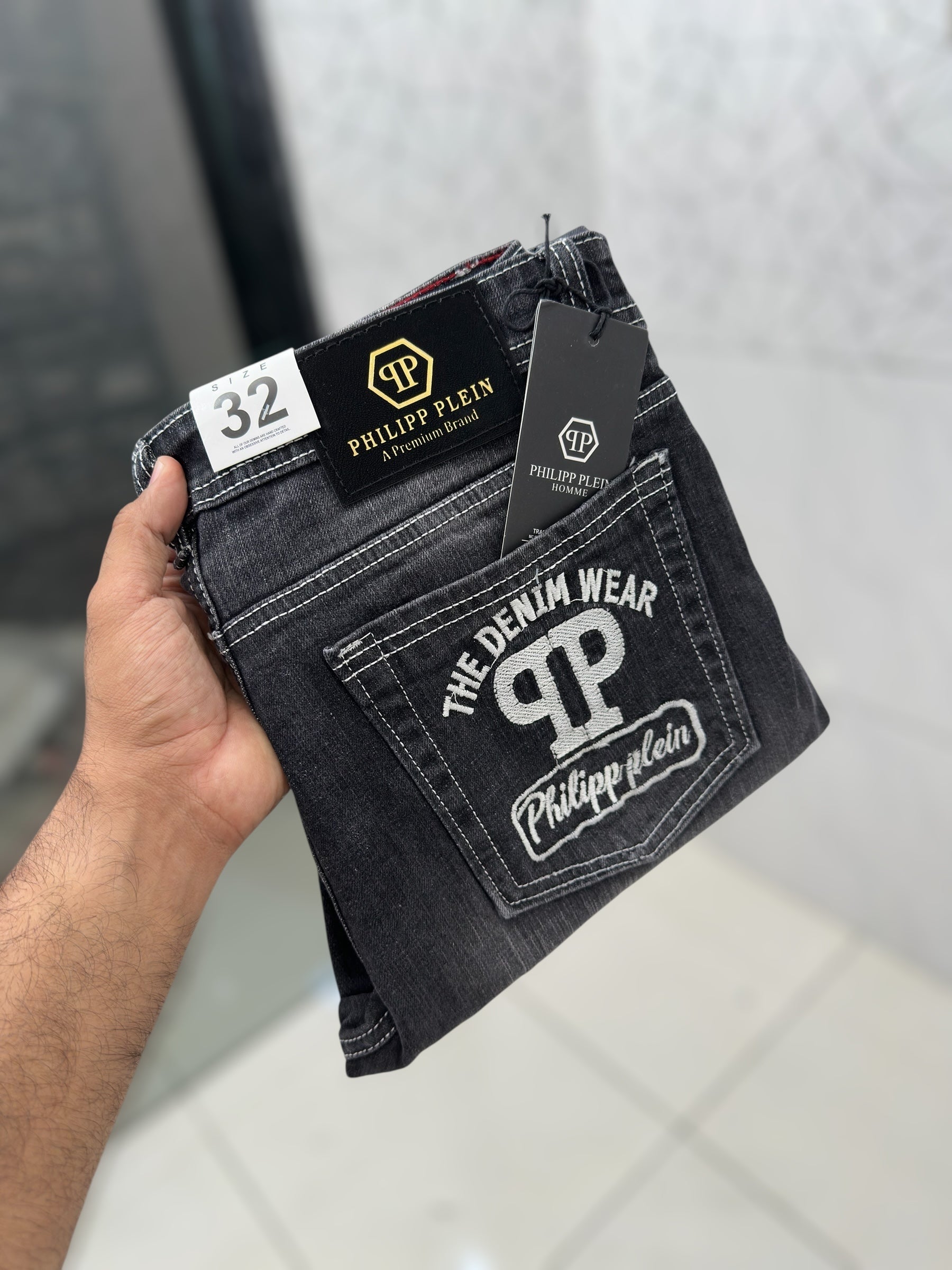 Damage jeans