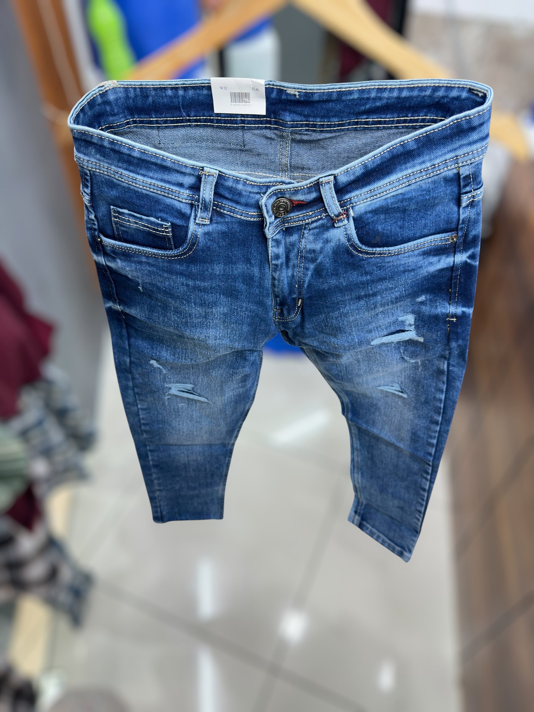 Damage jeans