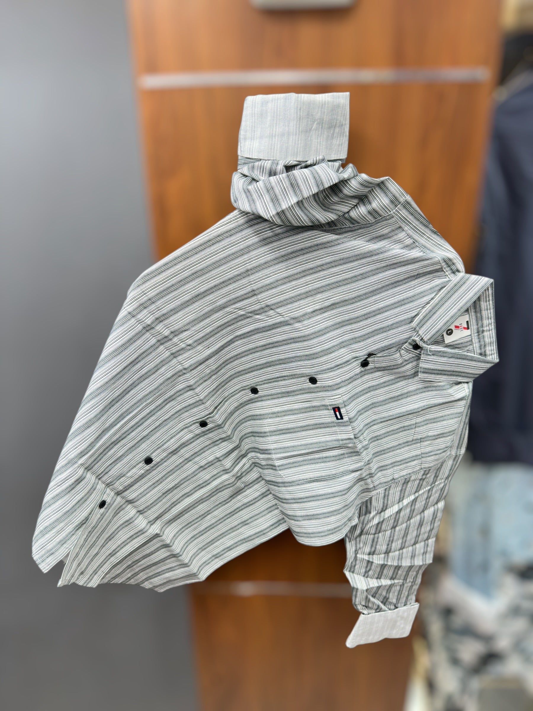 Line shirt