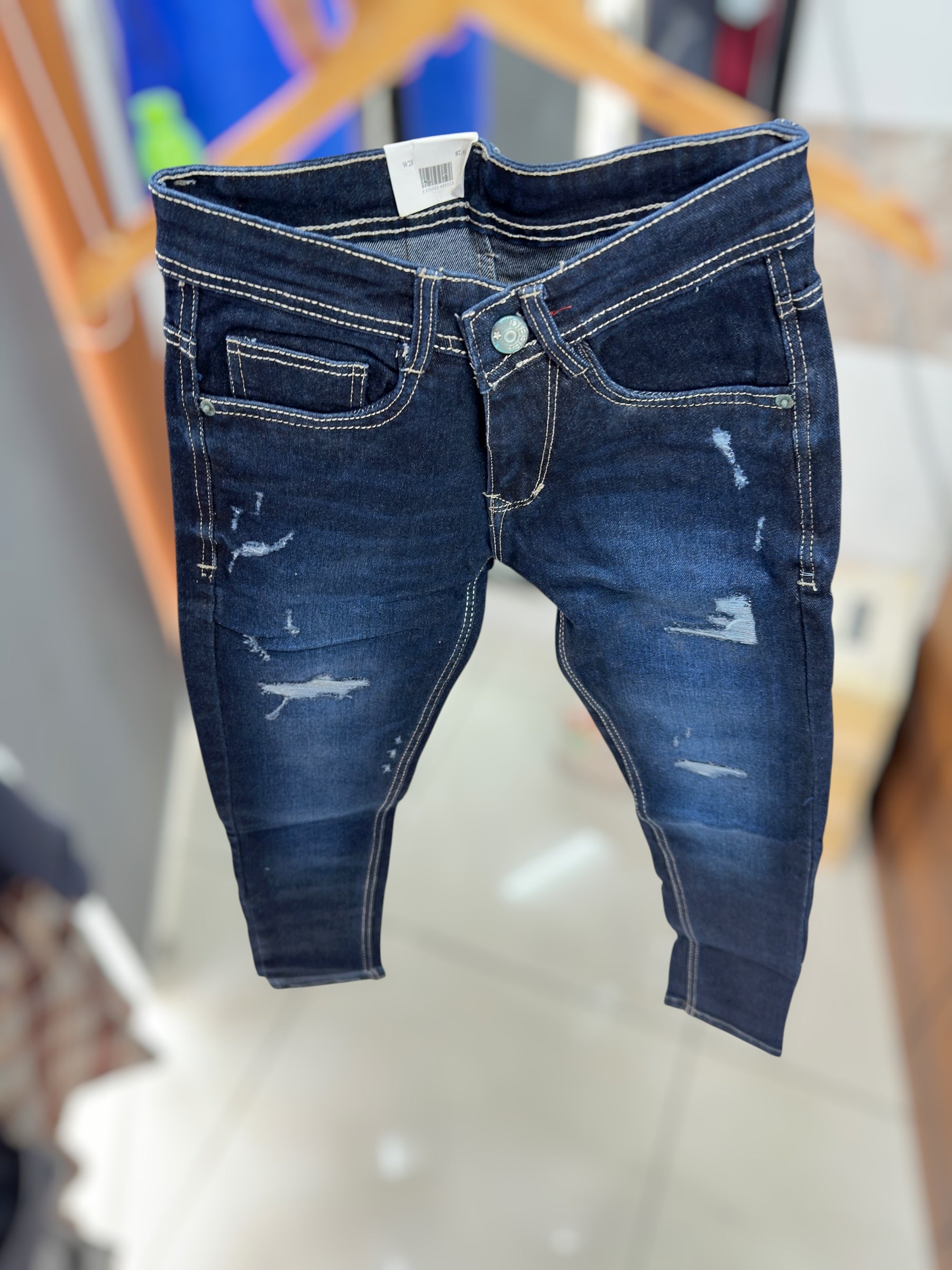 Damage jeans