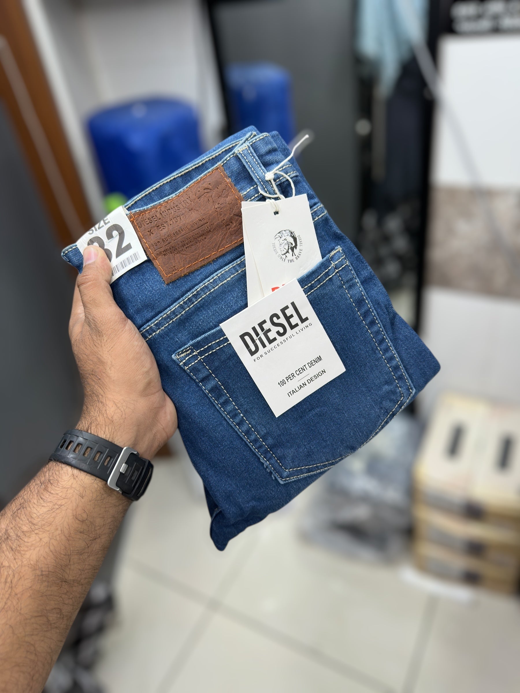 Damage jeans