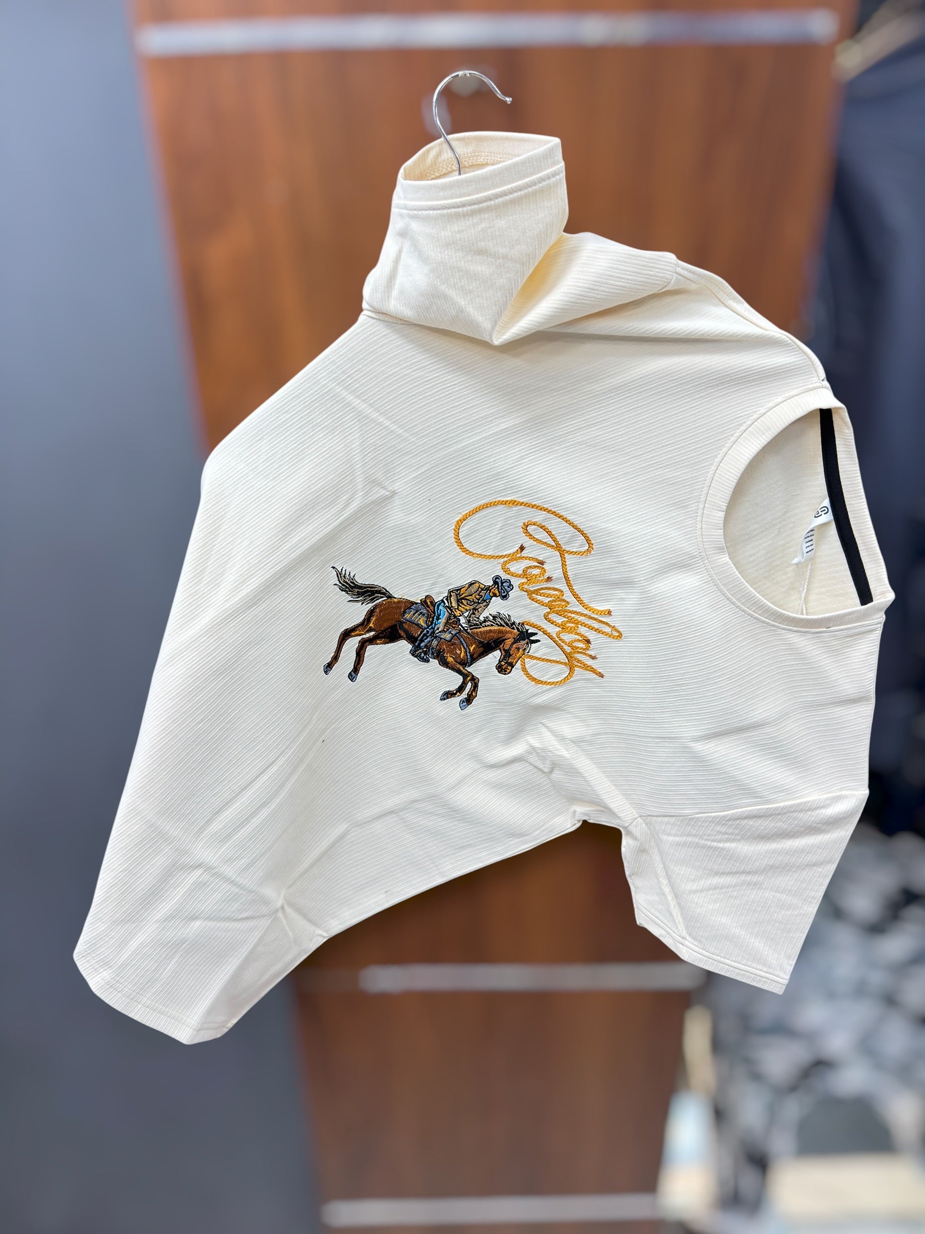 Embroidery T-shirt