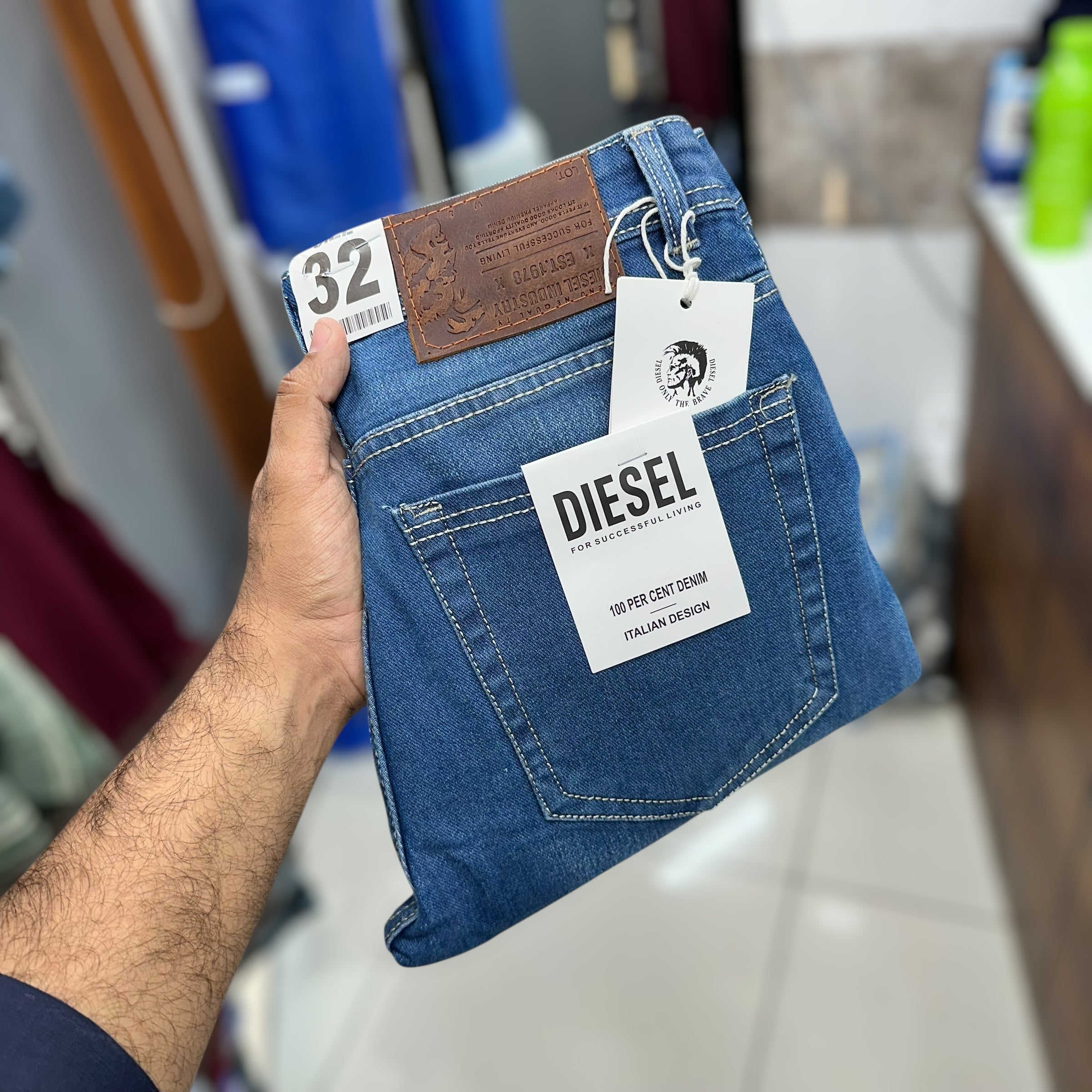 Damage jeans