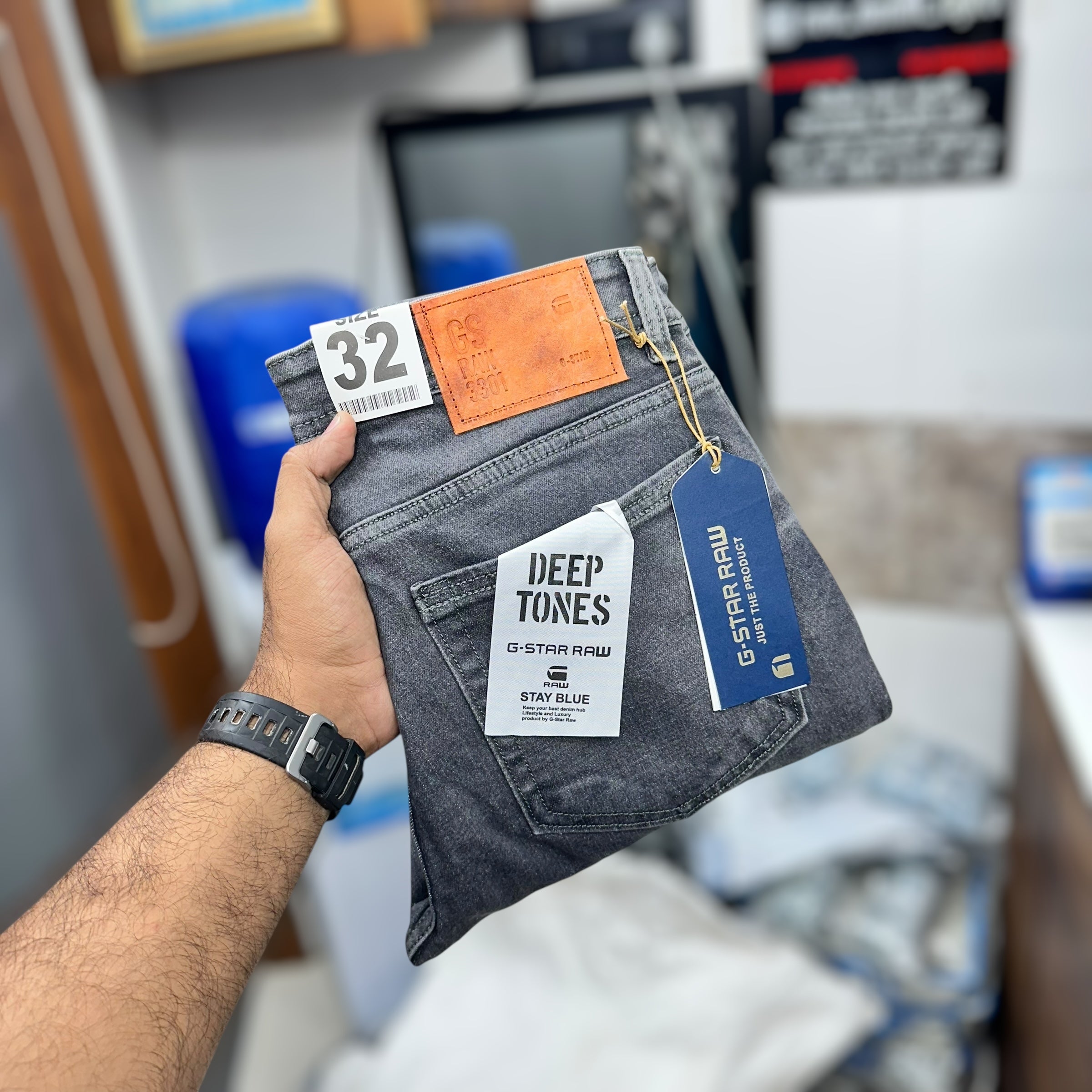 Damage jeans