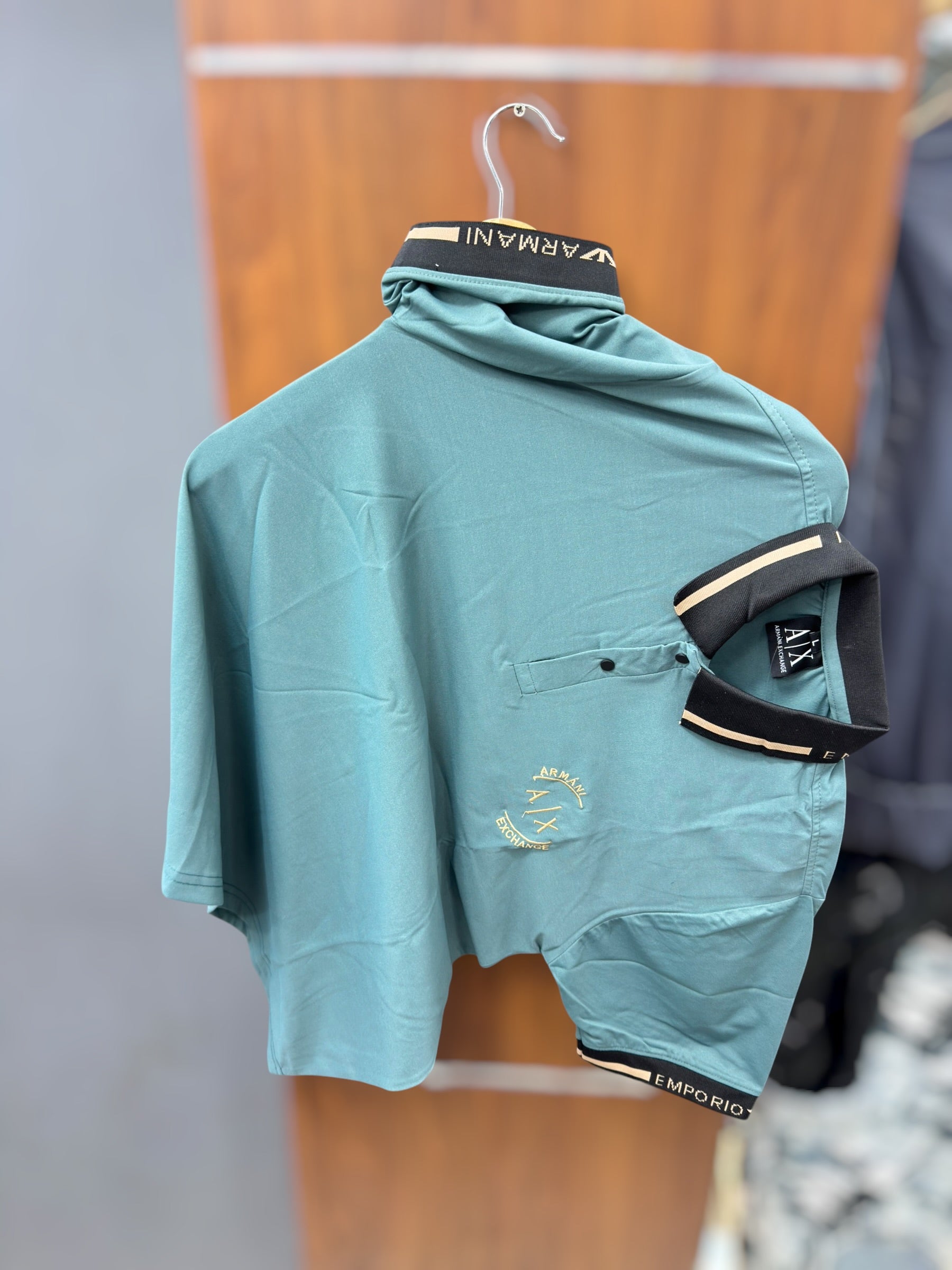 Half sleeve caller T-shirt