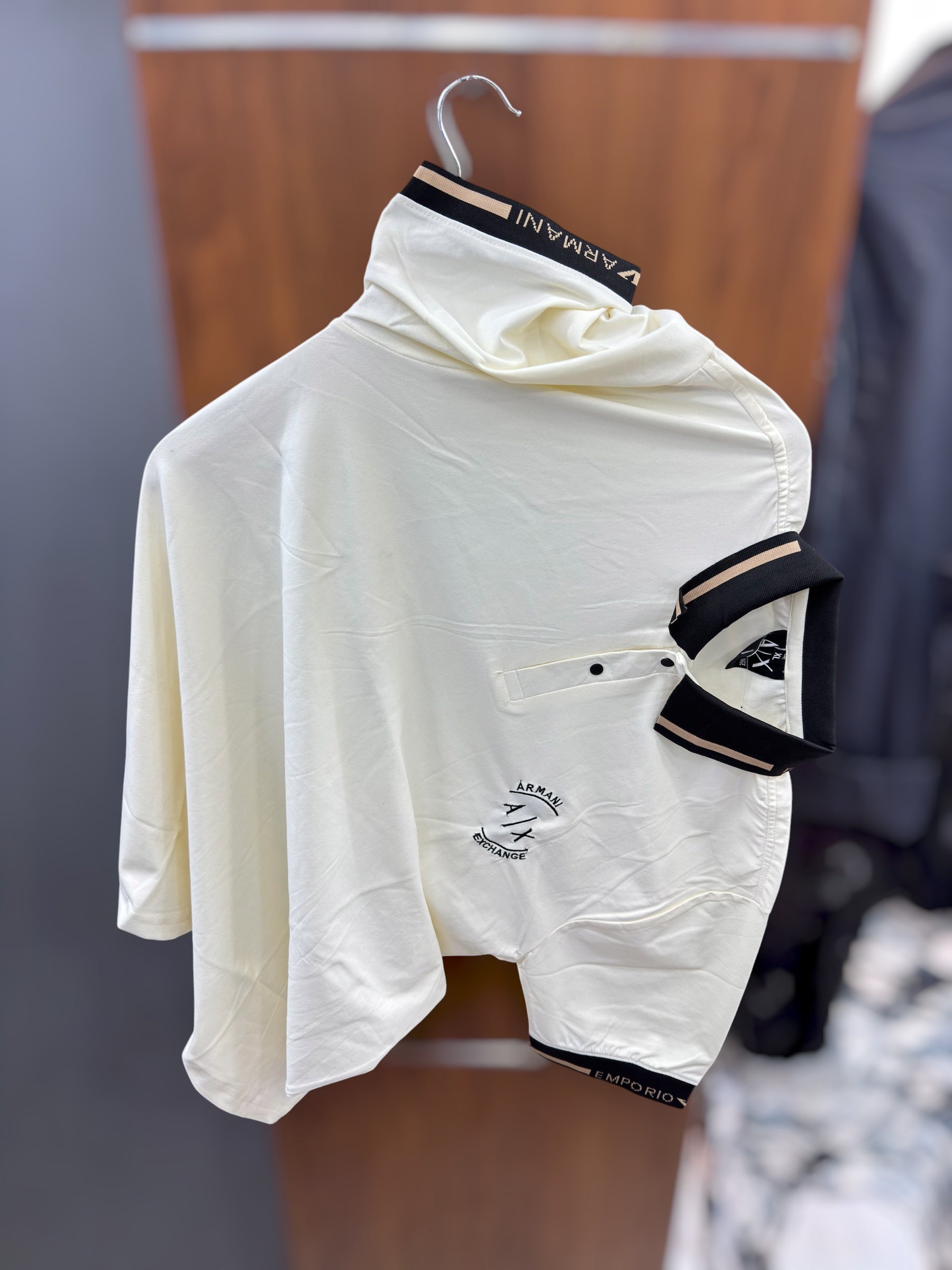 Half sleeve caller T-shirt off white