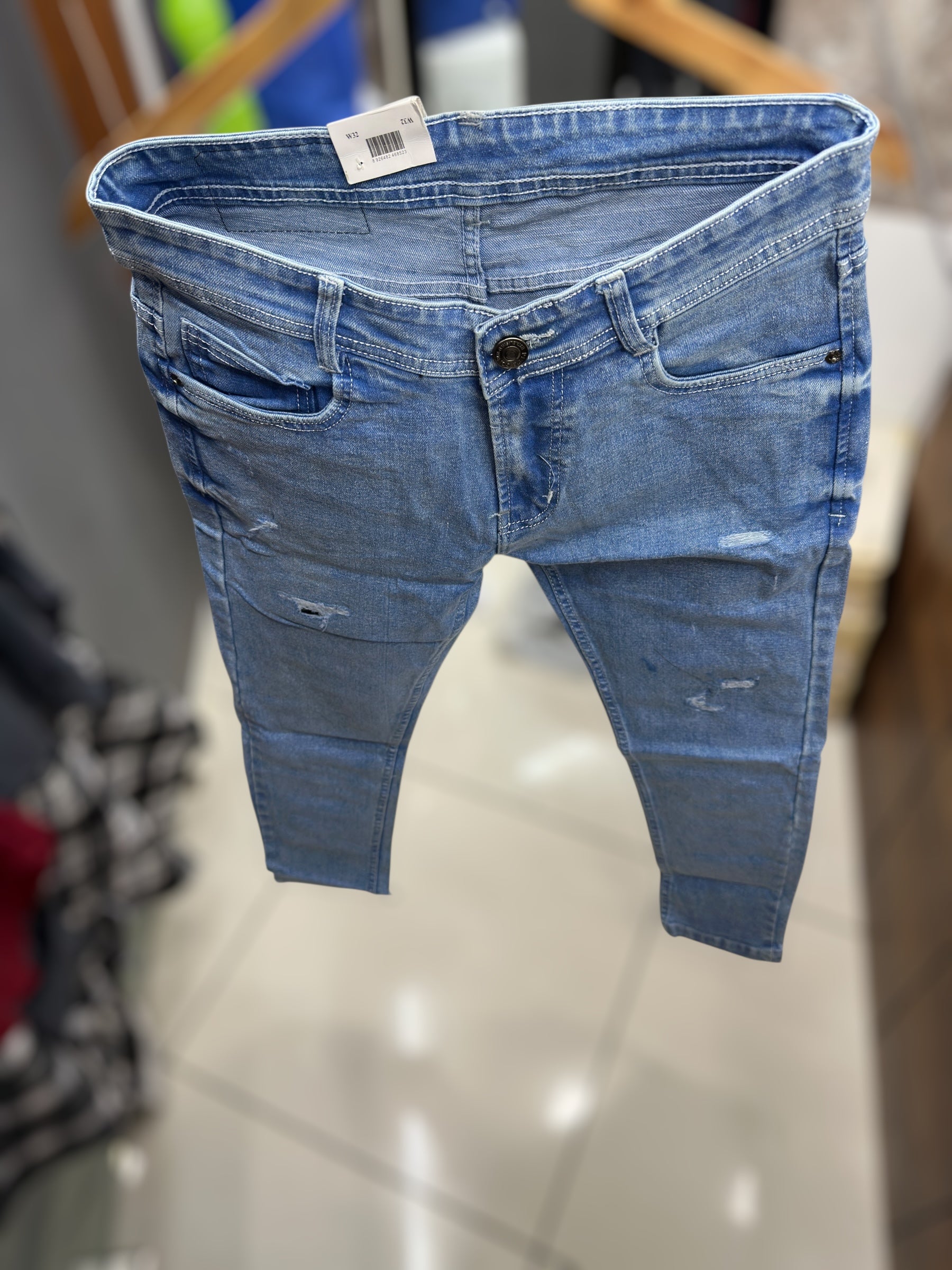 Damage jeans