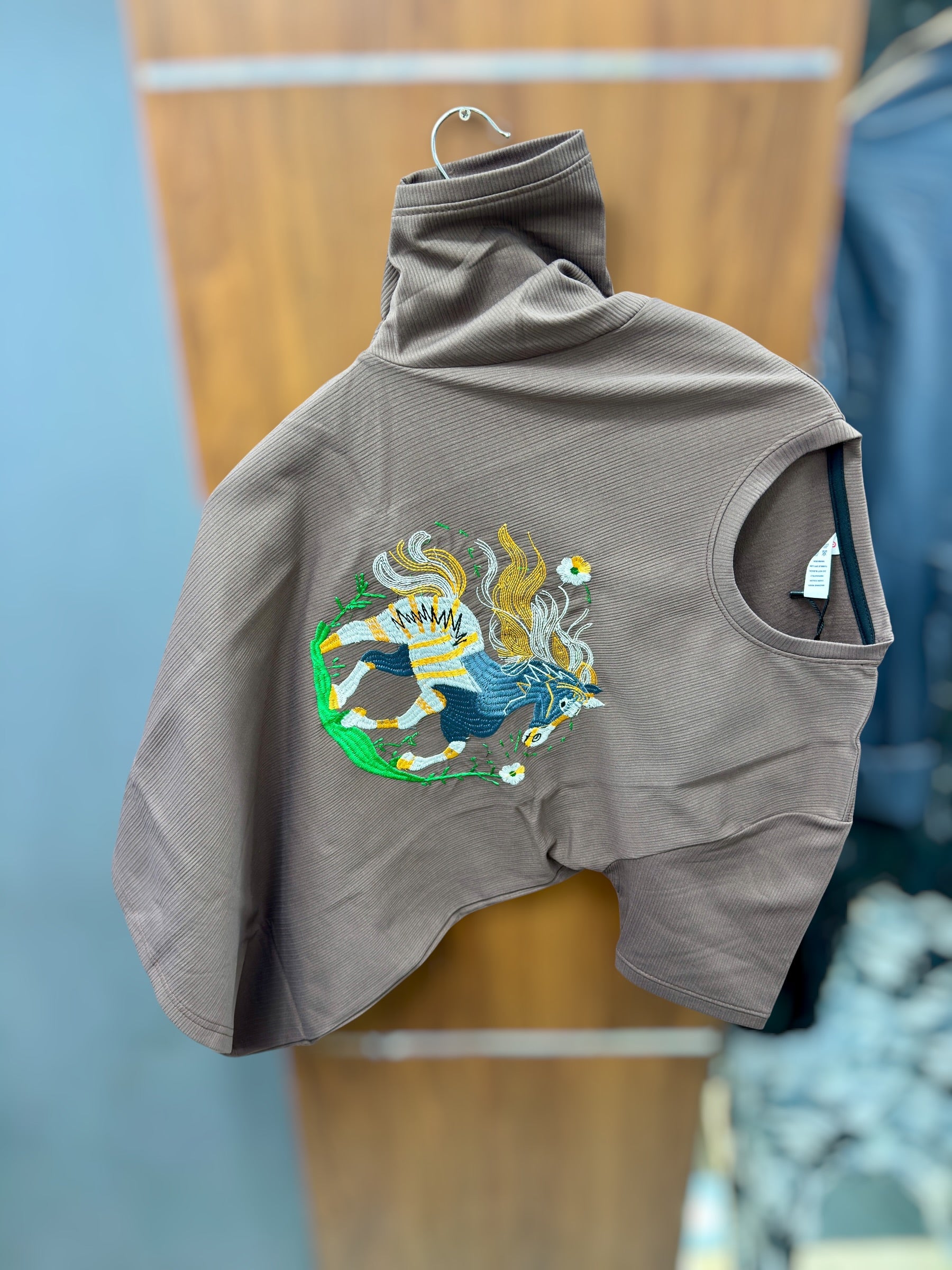 Embroidery T-shirt