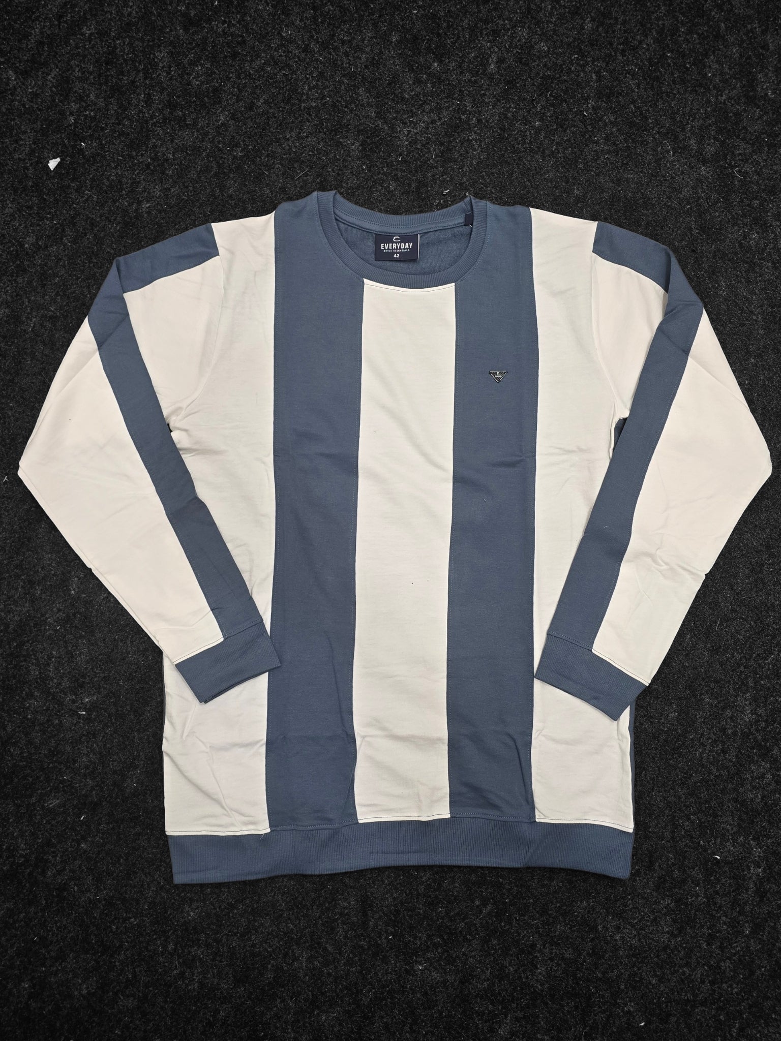 Full sellve T-shirt