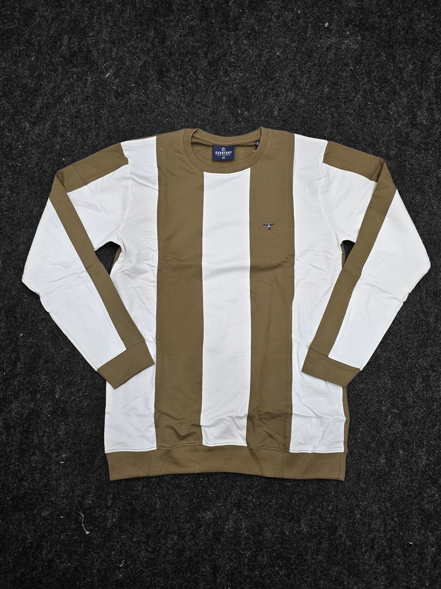 Full sellve T-shirt