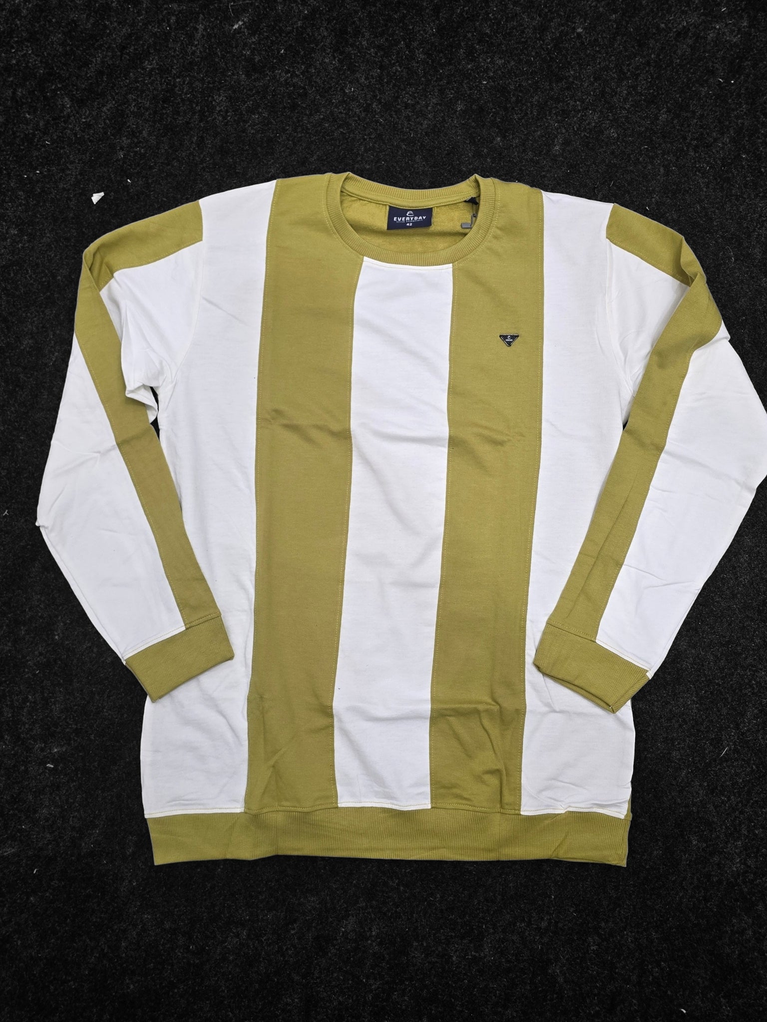 Full sellve T-shirt